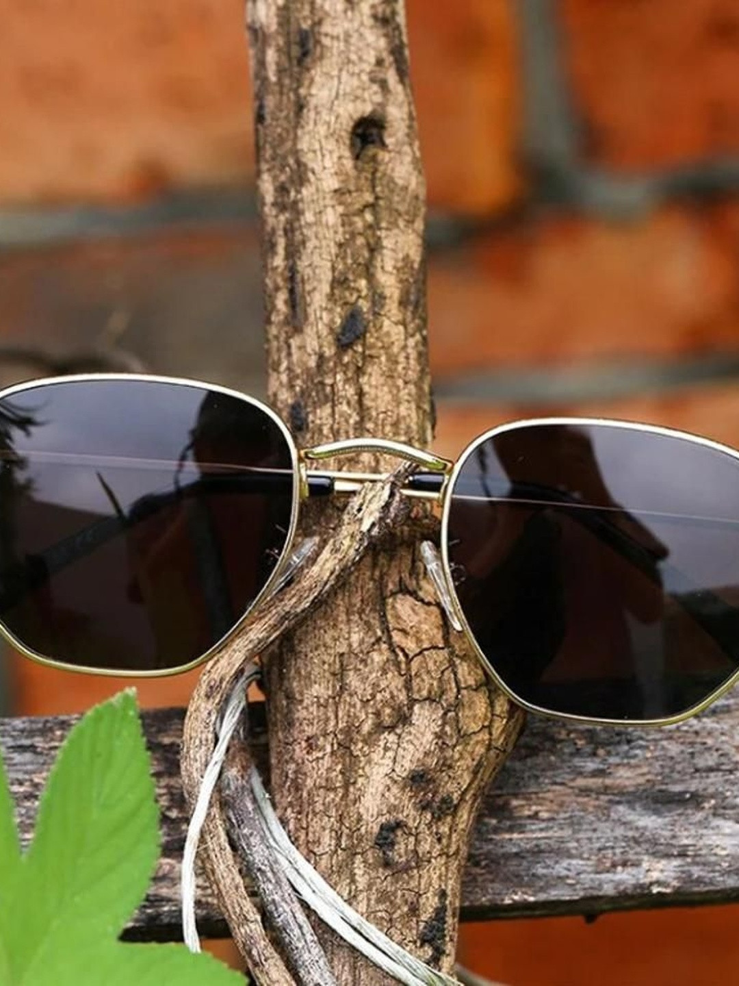 HAYDEN haiza Unisex Black Lens & Black Round Sunglasses with UV Protected Lens REx2