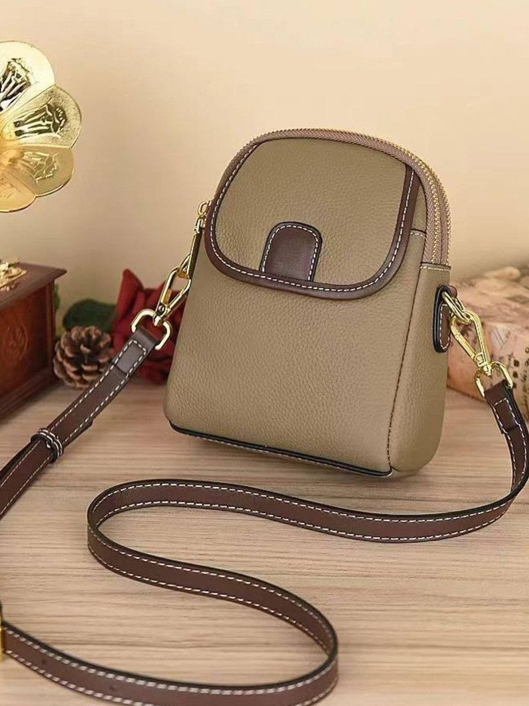 StyleCast Structured Non-Detachable Sling Strap Sling Handbags