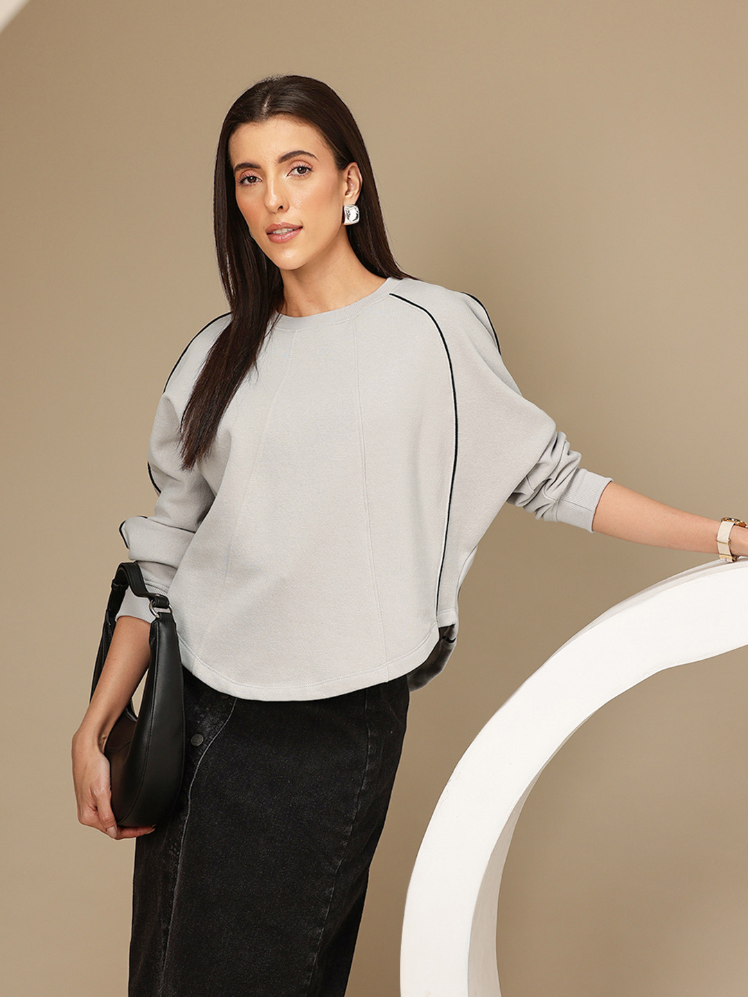 Chemistry Raglan Sleeves Sweatshirt with Contrast Piping