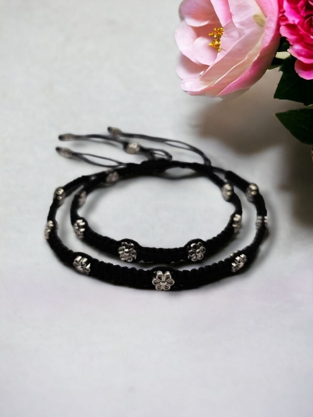 Hardin Style Women Thread Work Daily Wear Flower Charm Anklets