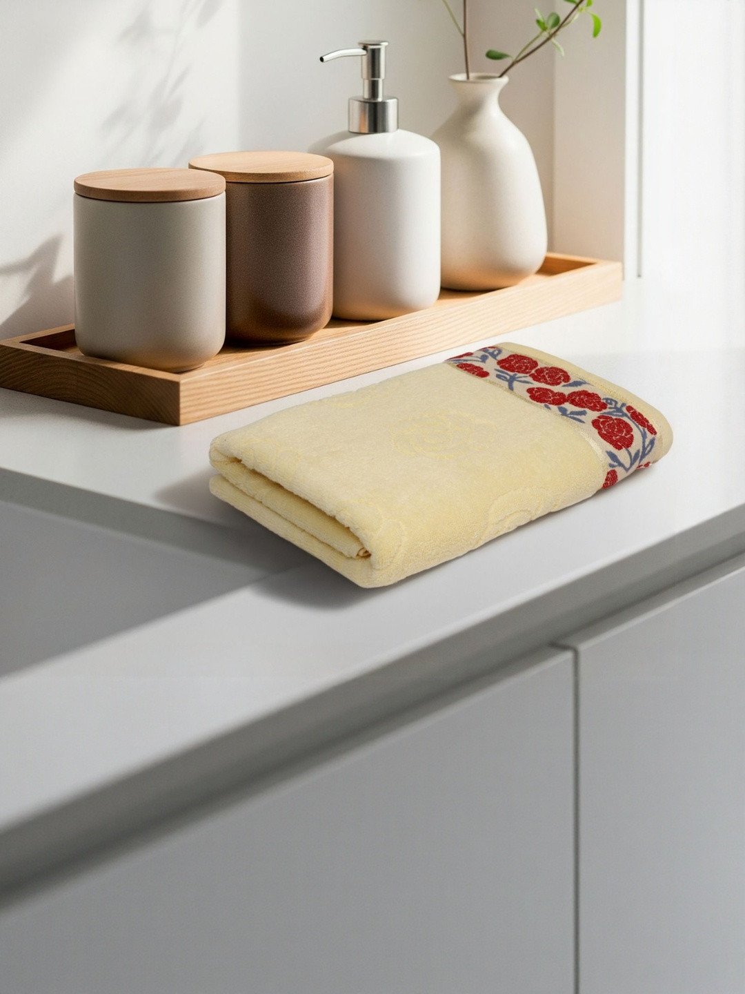 LIBERTY TOWELS Yellow & Red 1 Printed 450 GSM Bath Towel 117 X 58 cm