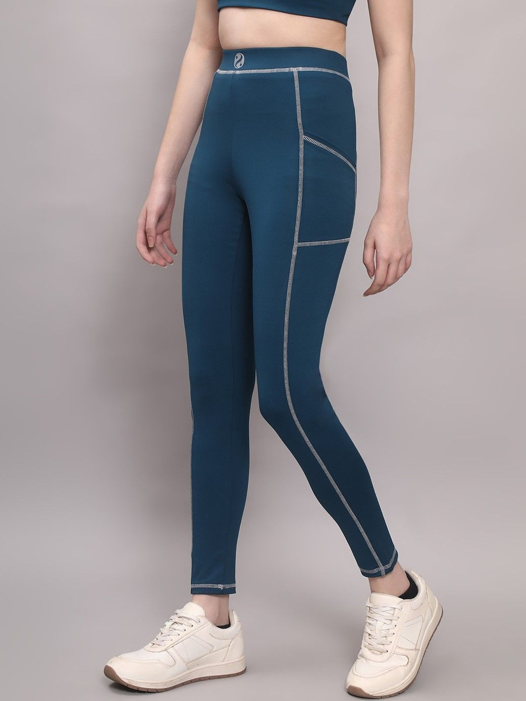 SAKARMAA Women Slim Fit High-Rise Tights