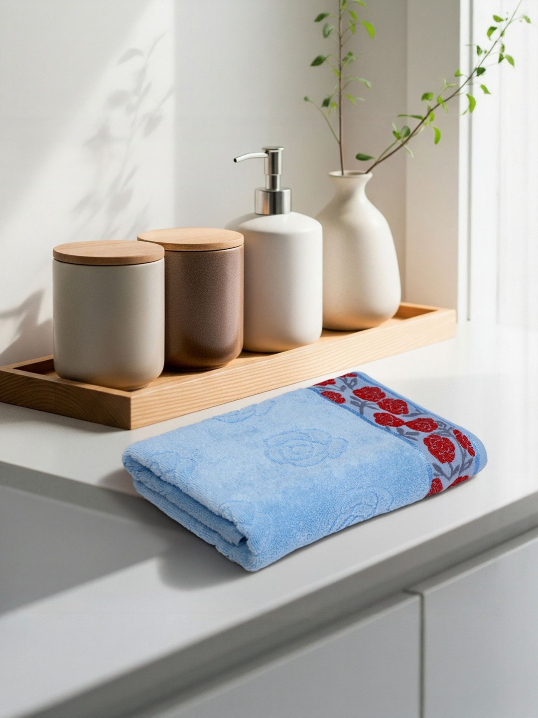 LIBERTY TOWELS Blue & Red Printed 450 GSM Bath Towel