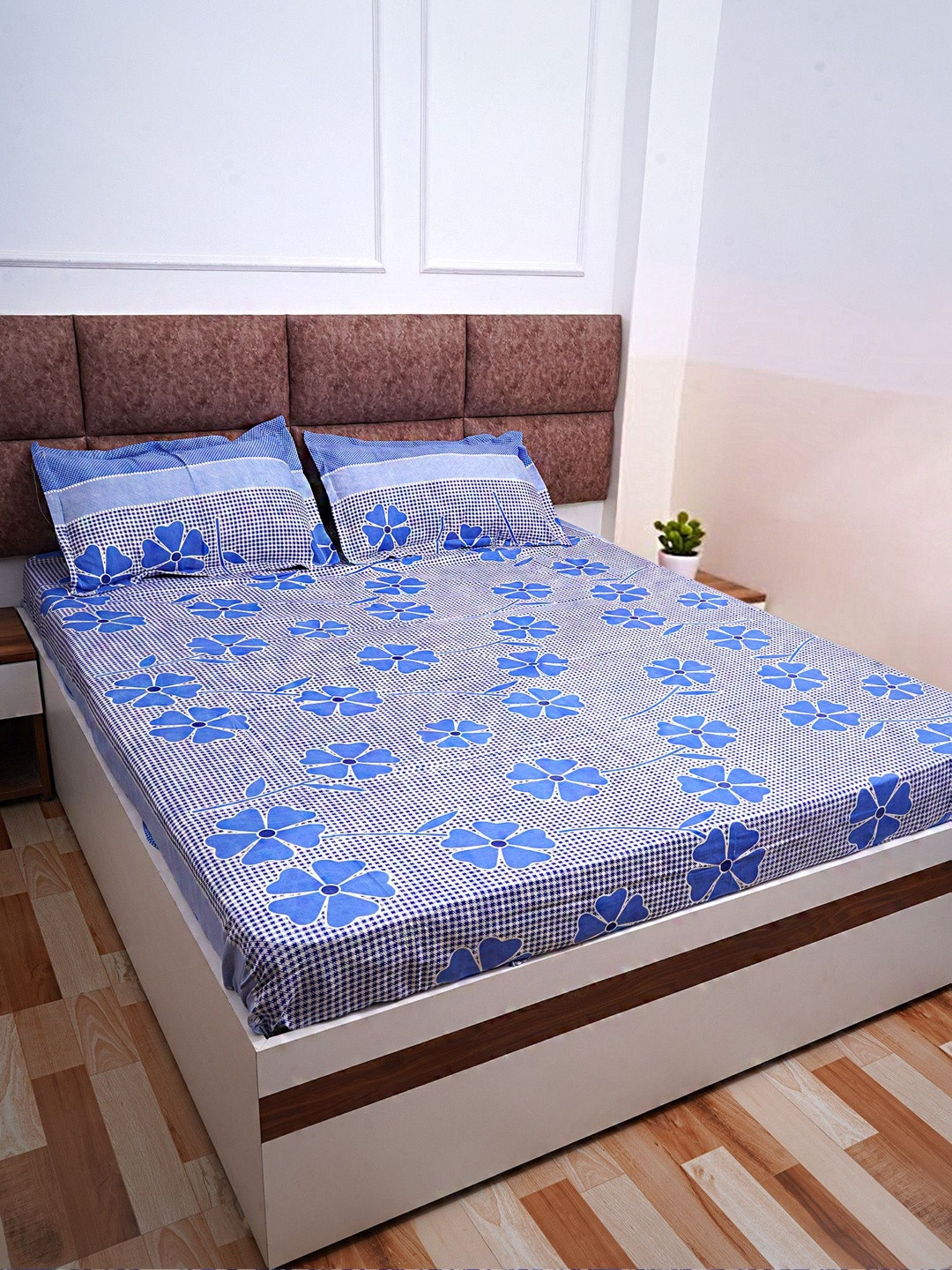 Adwitiya Collection Blue Floral 210 TC Flat Queen Bedsheet with 2 Pillow Covers