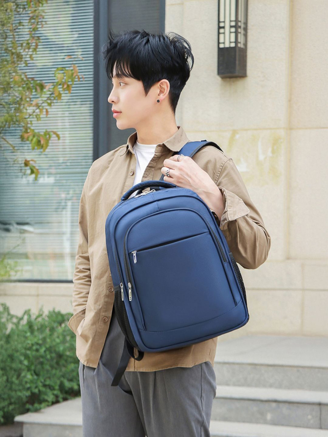 StyleCast Men Solid Backpack with Padded Strap - 25L