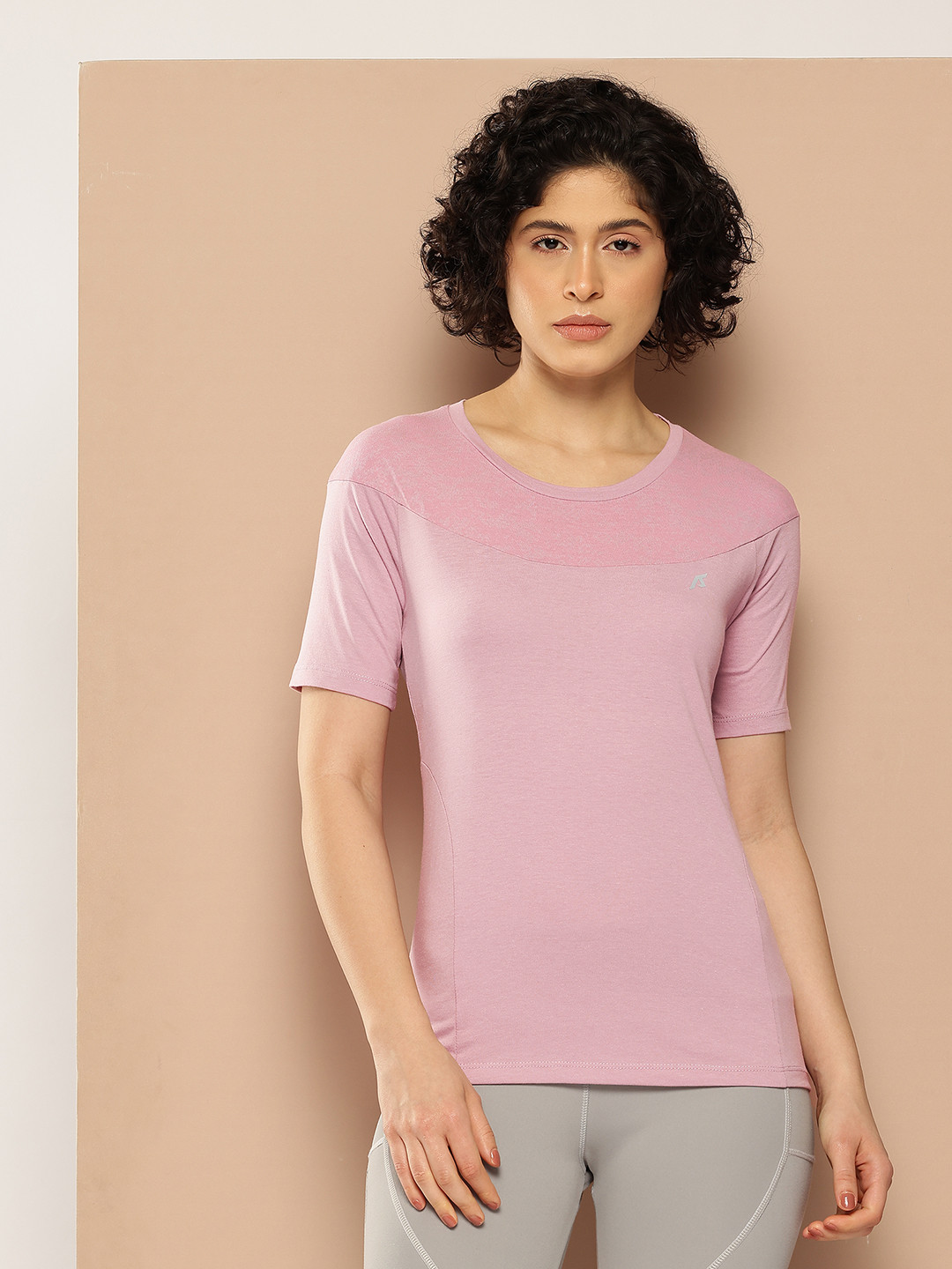 Alcis Drop-Shoulder Sleeves T-shirt with Paneling Detail