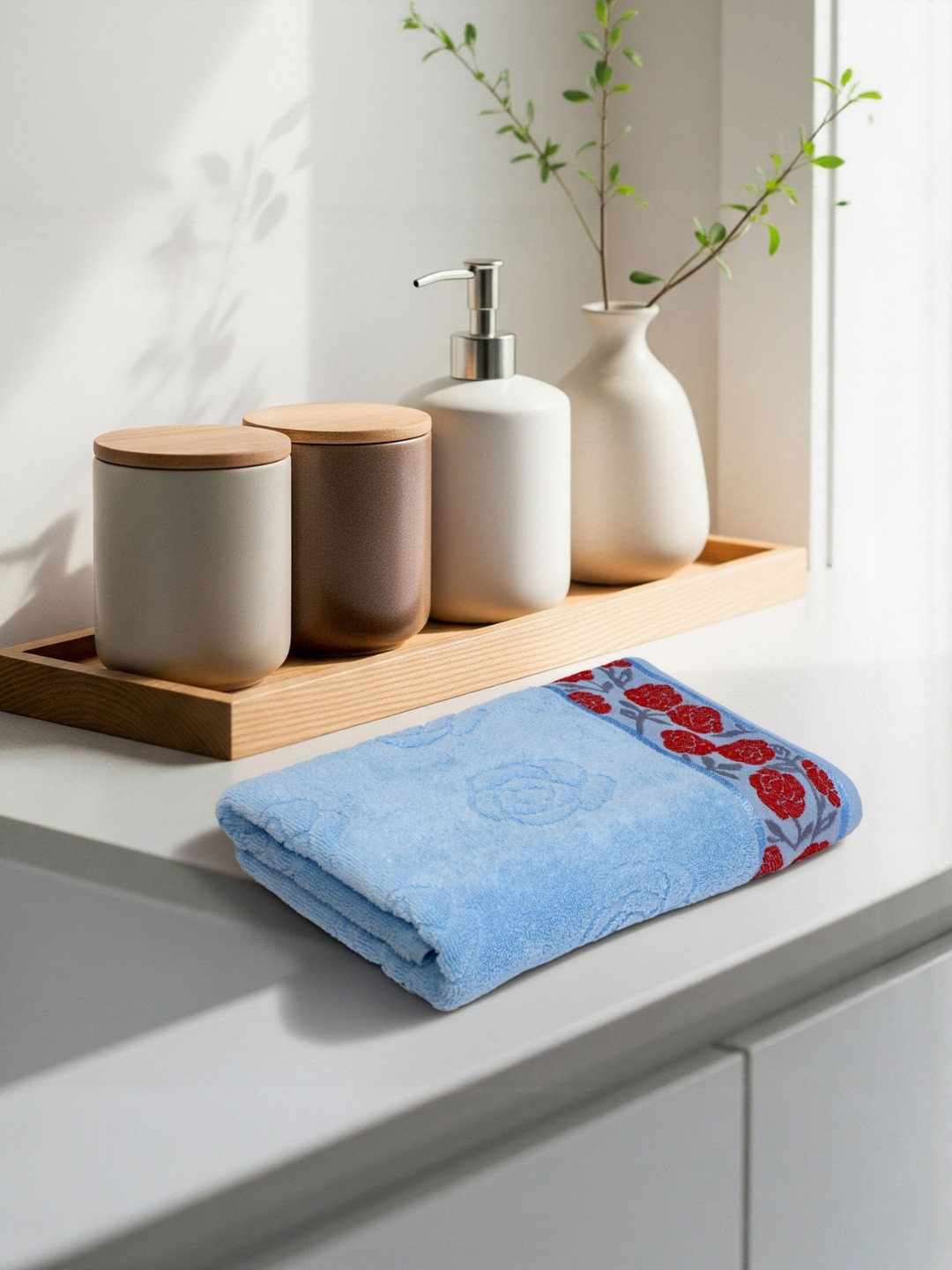 LIBERTY TOWELS Blue & Red 1 Printed 450 GSM Bath Towel