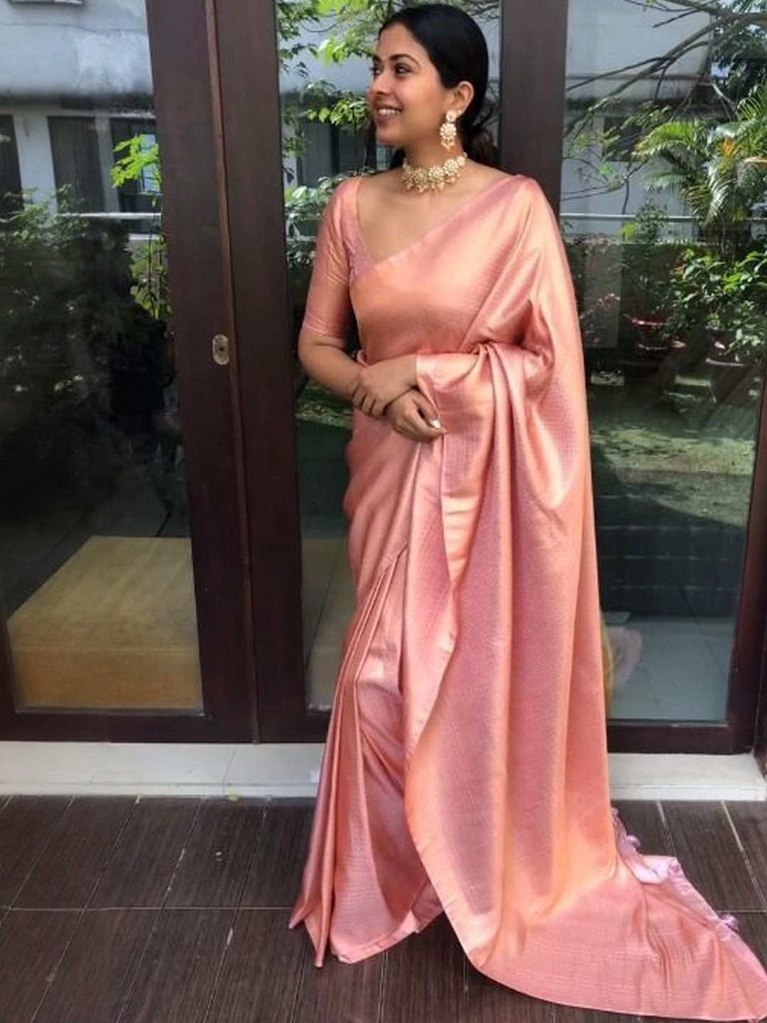 VASTRAAVEDAA Woven Design Zari Art Silk Handloom Banarasi Saree