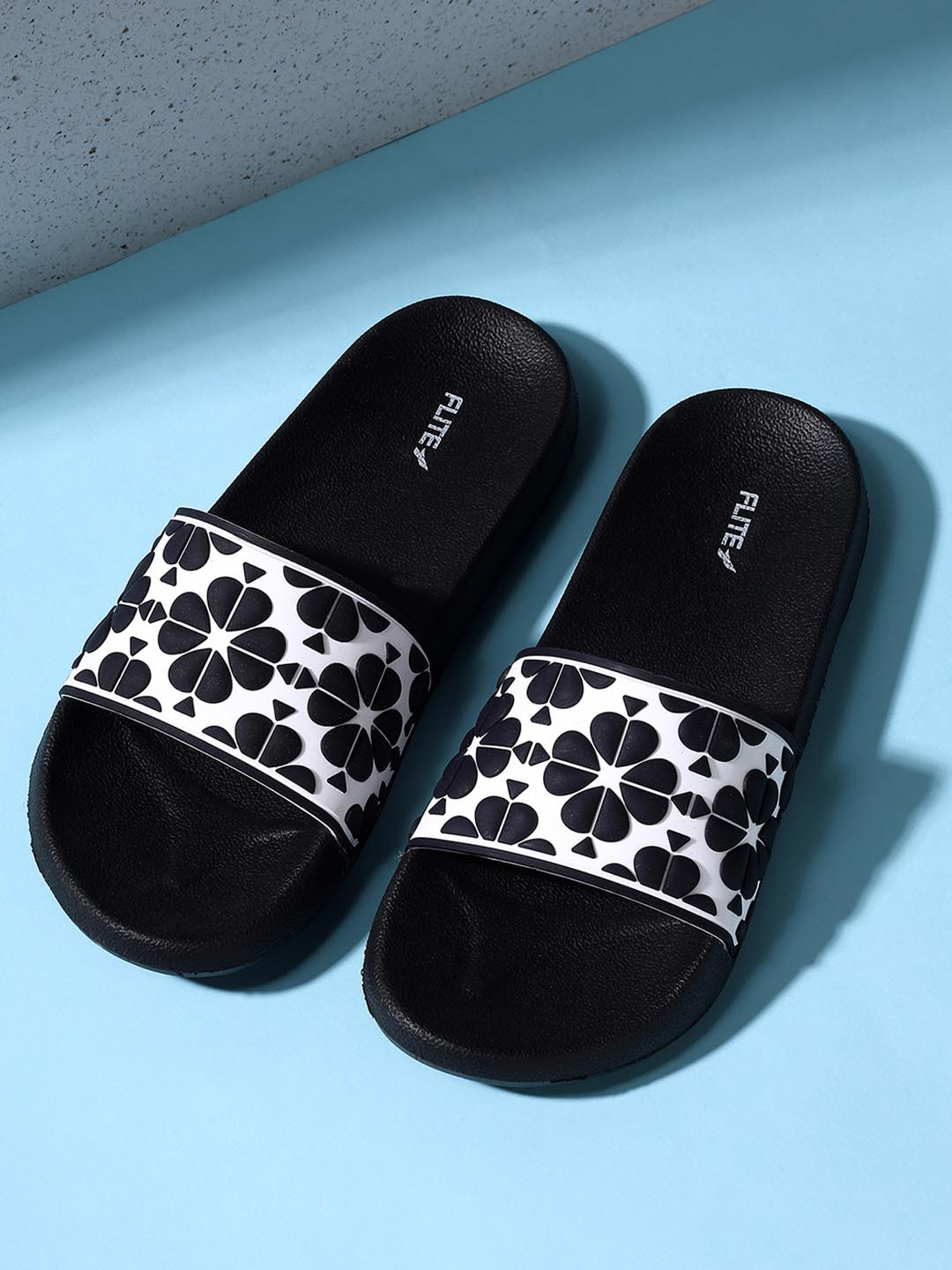 FLITE Women Textured  Flip Flops