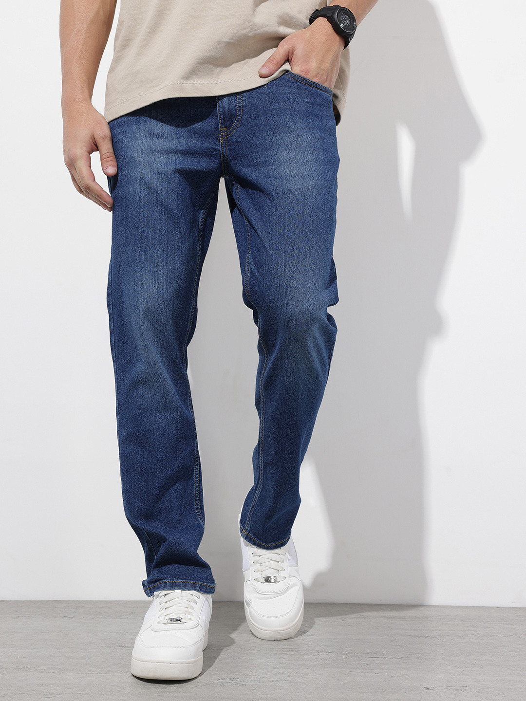 The Roadster Life Co. Men Slim Fit Light Fade Stretchable Jeans