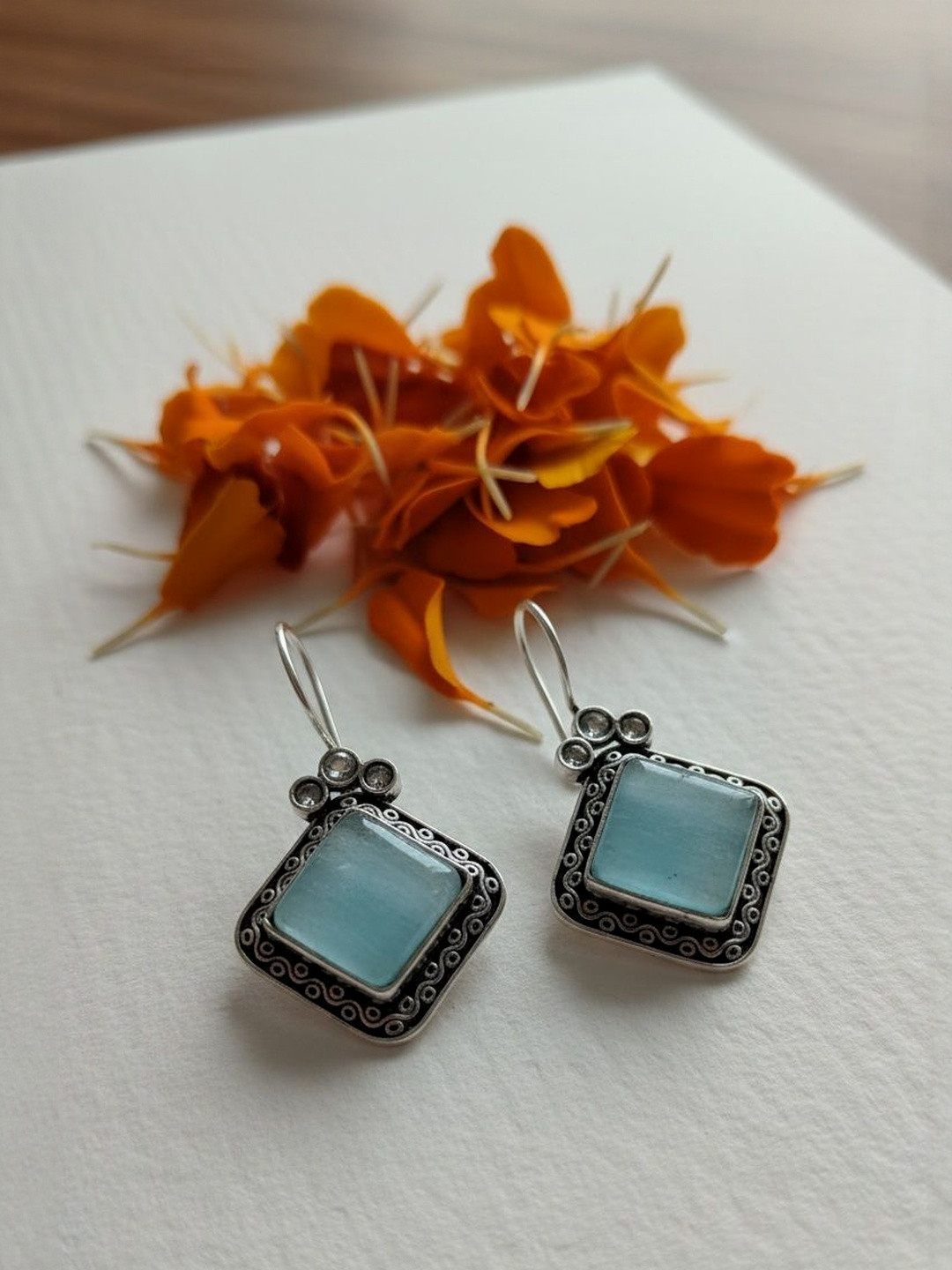 NAVYA Geometric Drop Earrings