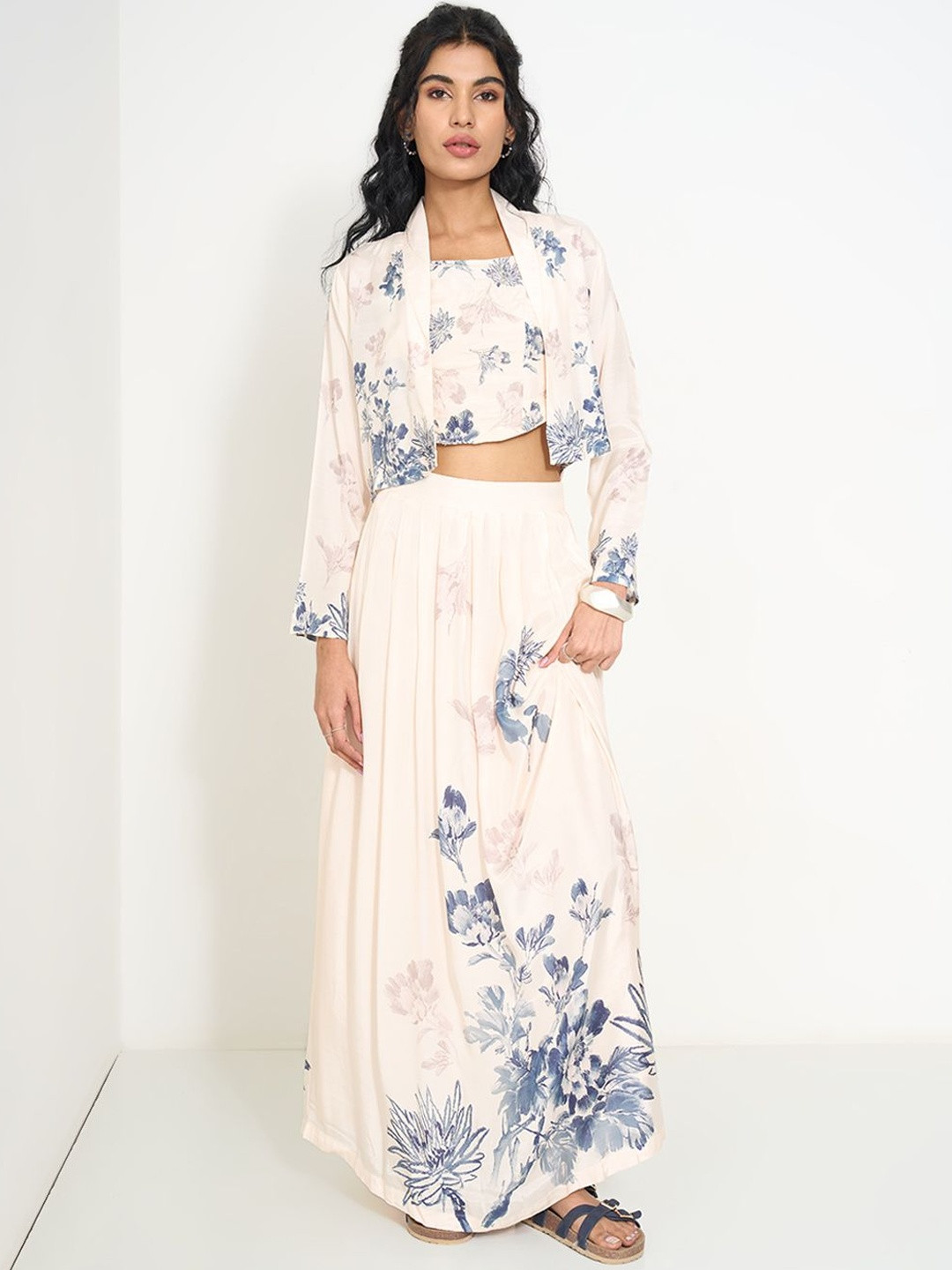 AKKRITI BY PANTALOONS Printed Square Neck Three-Quarter Sleeves Top With Skirt & Shrug