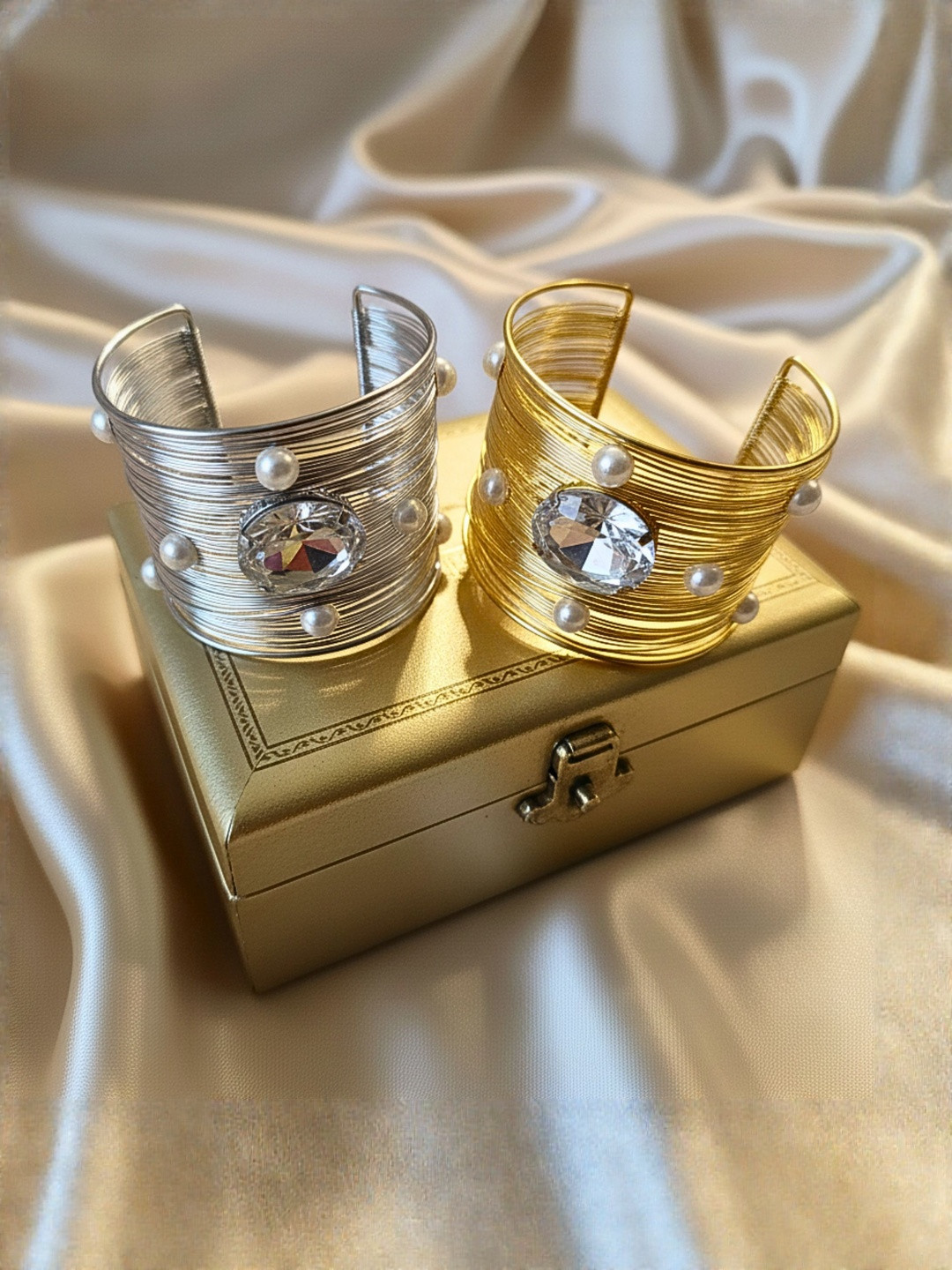 DressBerry 2 Pieces Gold-Plaeted Cuff Bracelet