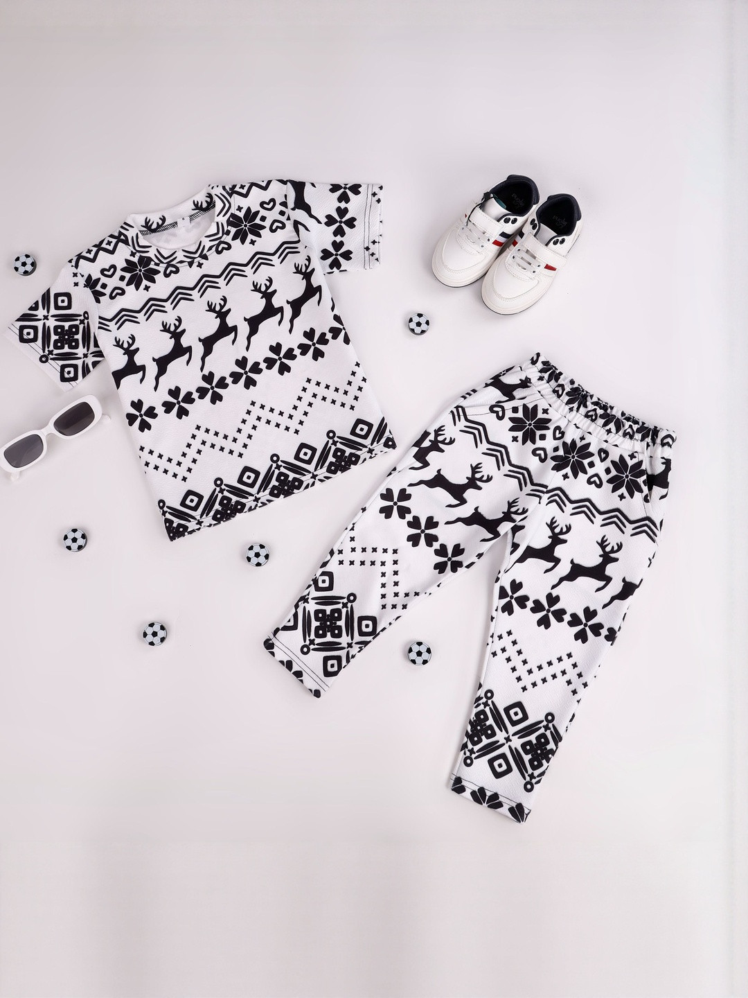 YK Kids Animal Printed T-shirt With Trousers