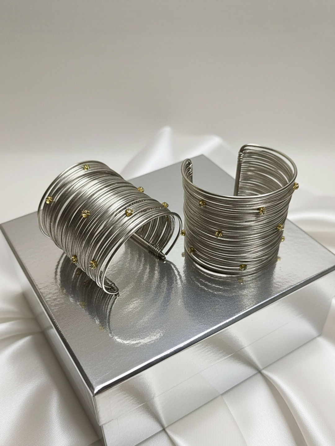 MANSIYAORANGE Set Of 2 American Silver-Plated Diamond Studded Cuff Bracelet