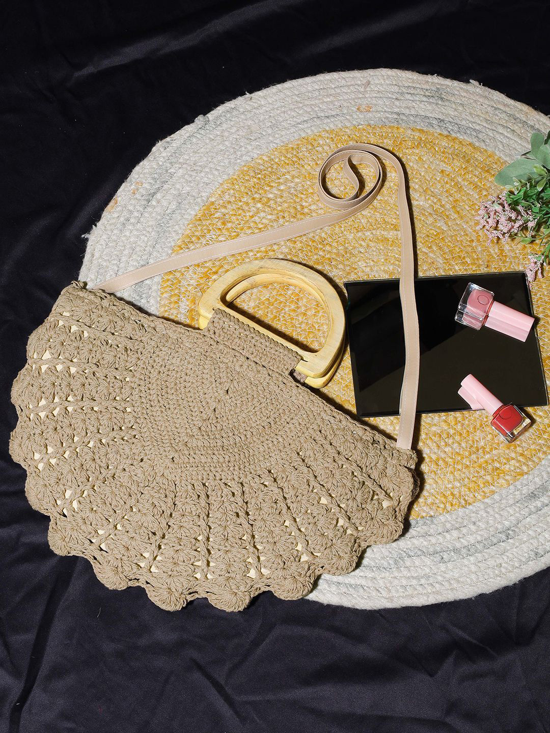 TASH BAGS Structured Hobo Bag with Tasselled