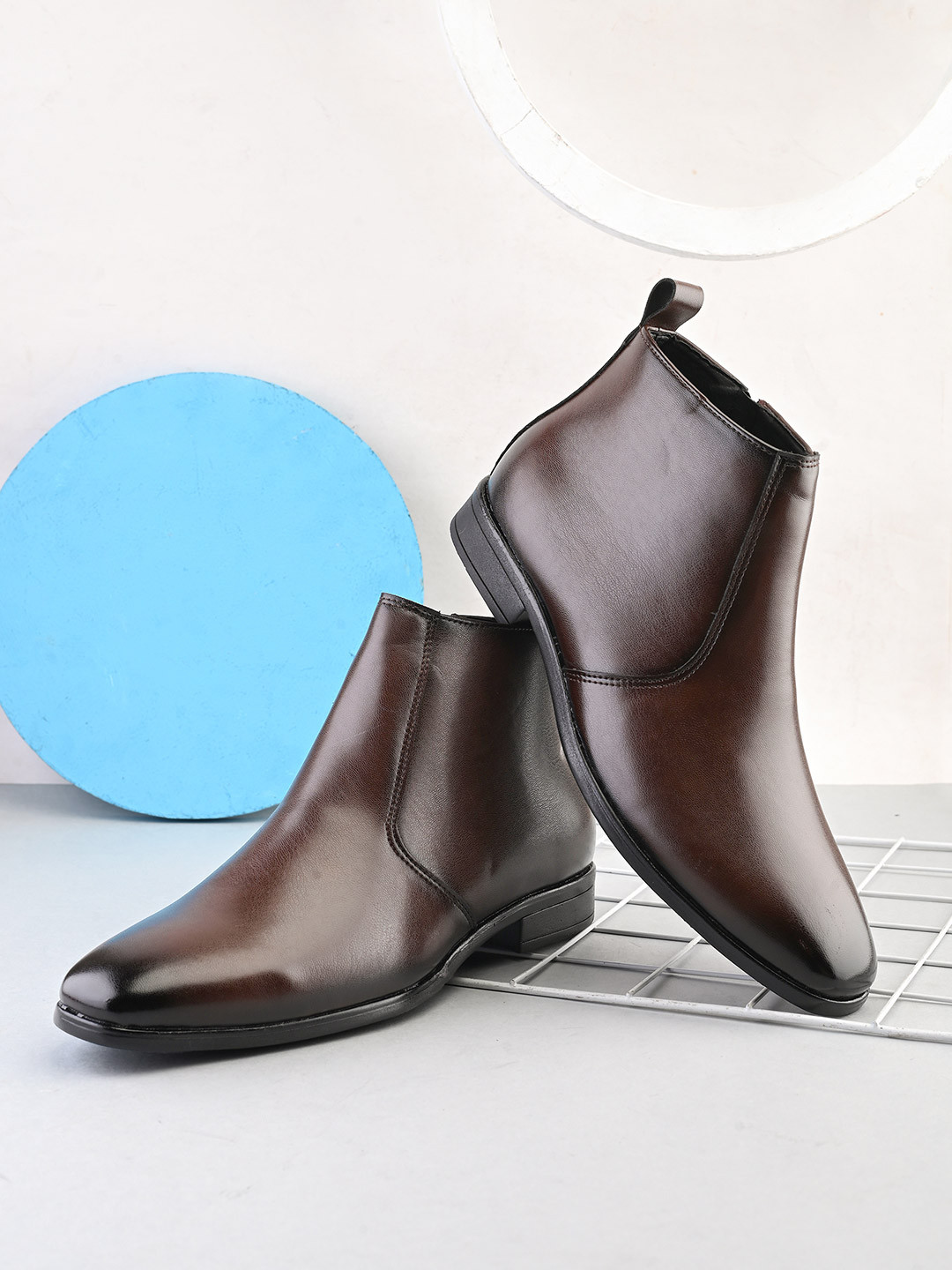 San Frissco Men Block-Heeled Chelsea Boot