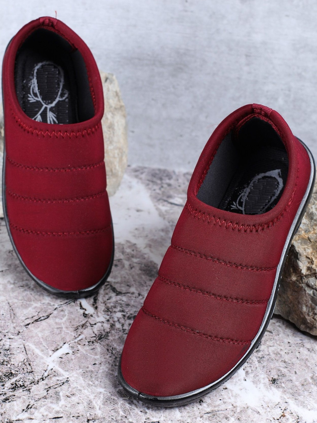 FABBMATE Women Textured Round Toe Arch Support Slip-On Sneakers