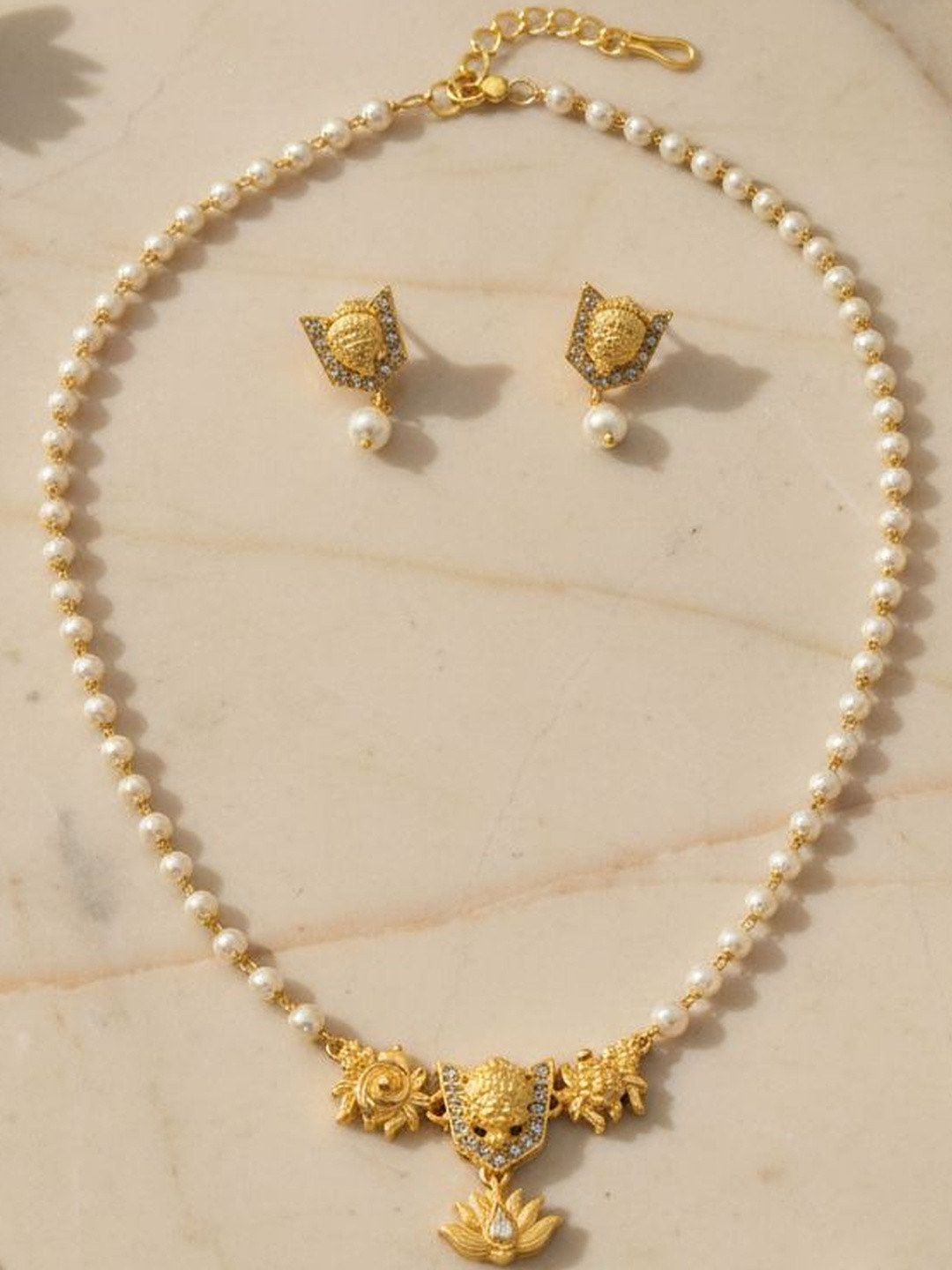 MISS ASTUTE Gold-Plated Stones Studded & Pearls Beaded Temple Necklace With Earrings