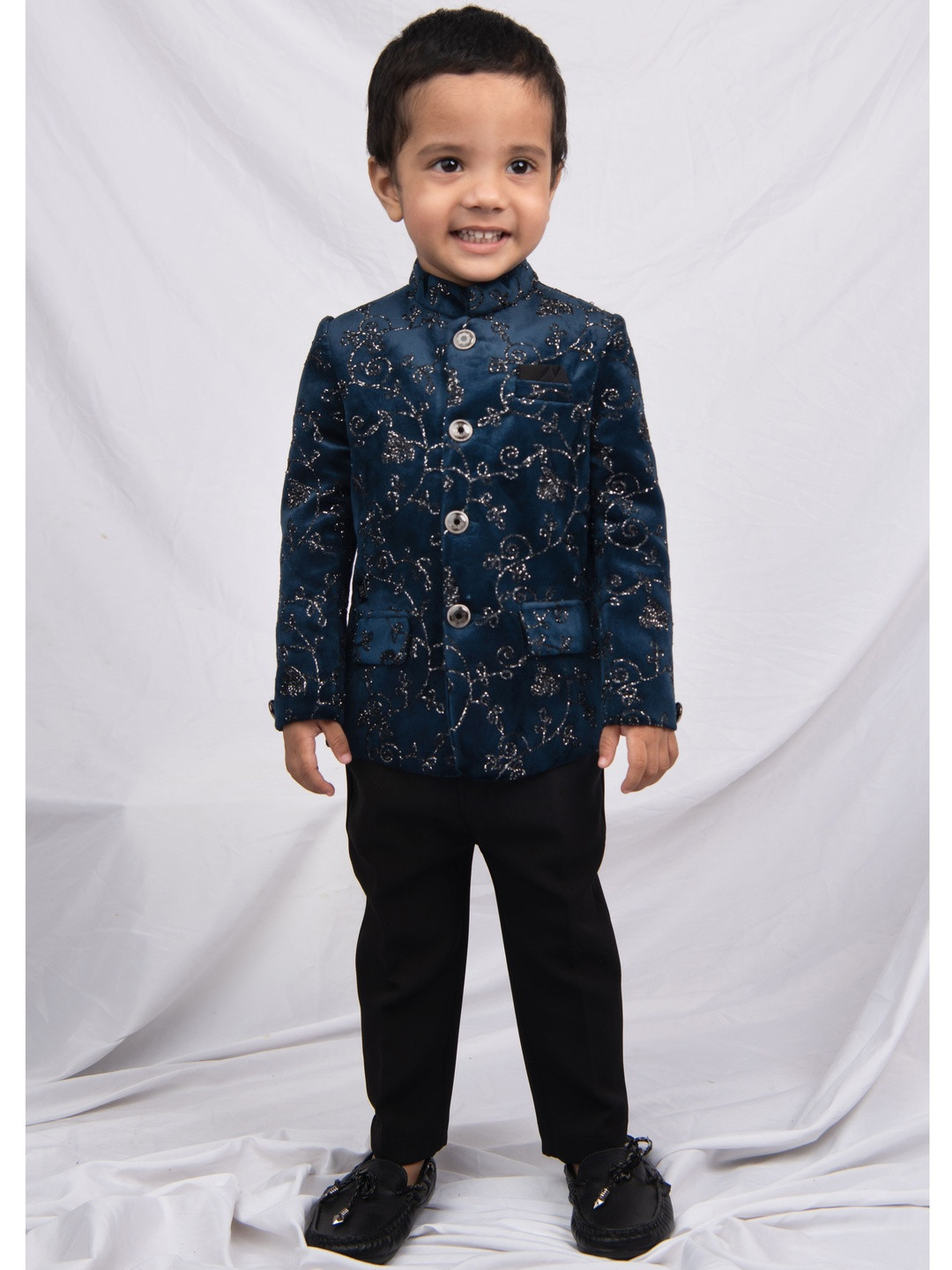 LITTLE COLLARS Boys 2-Pcs Embroidered Suits
