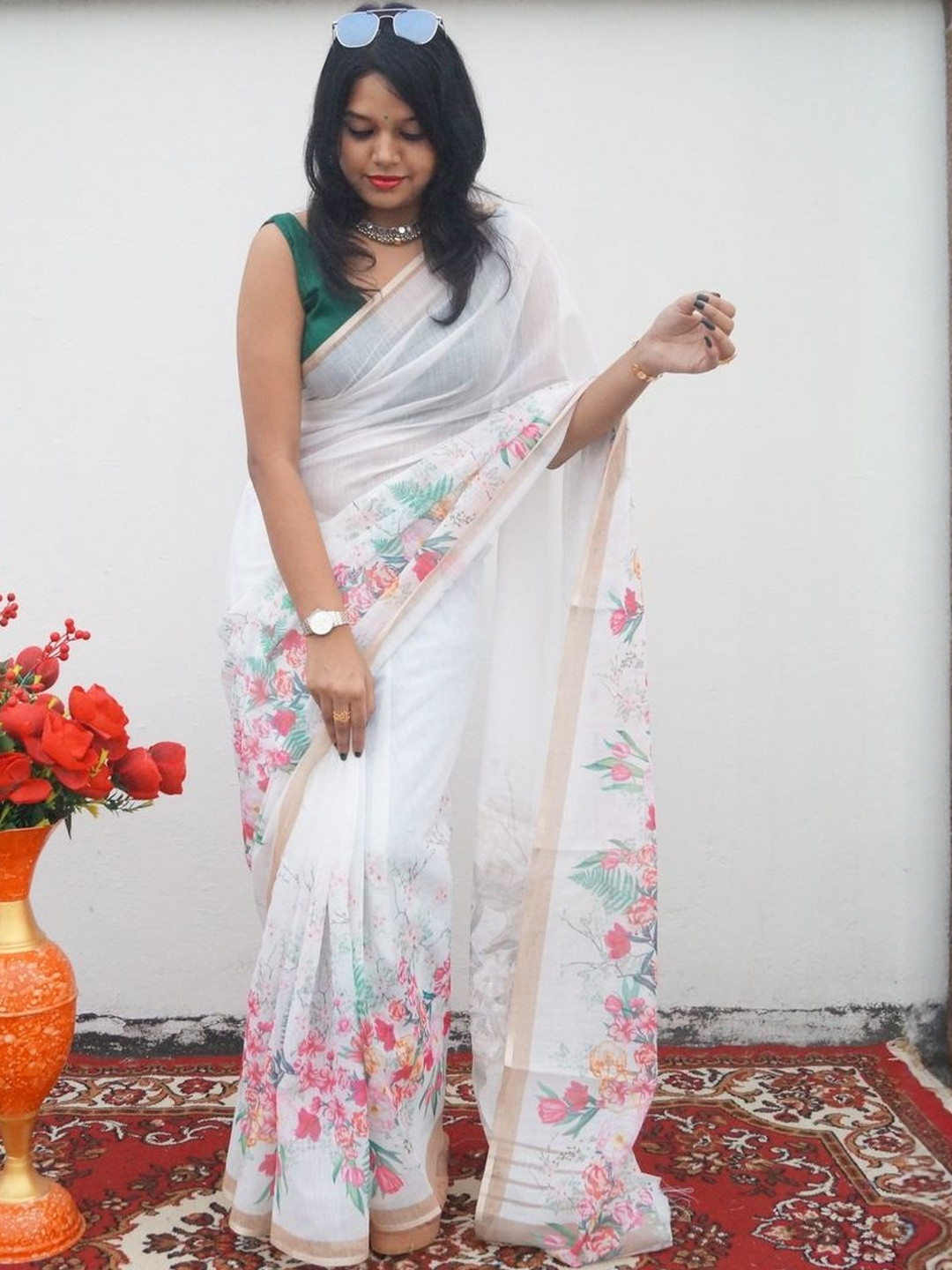 Monamaar Floral Linen Blend Saree