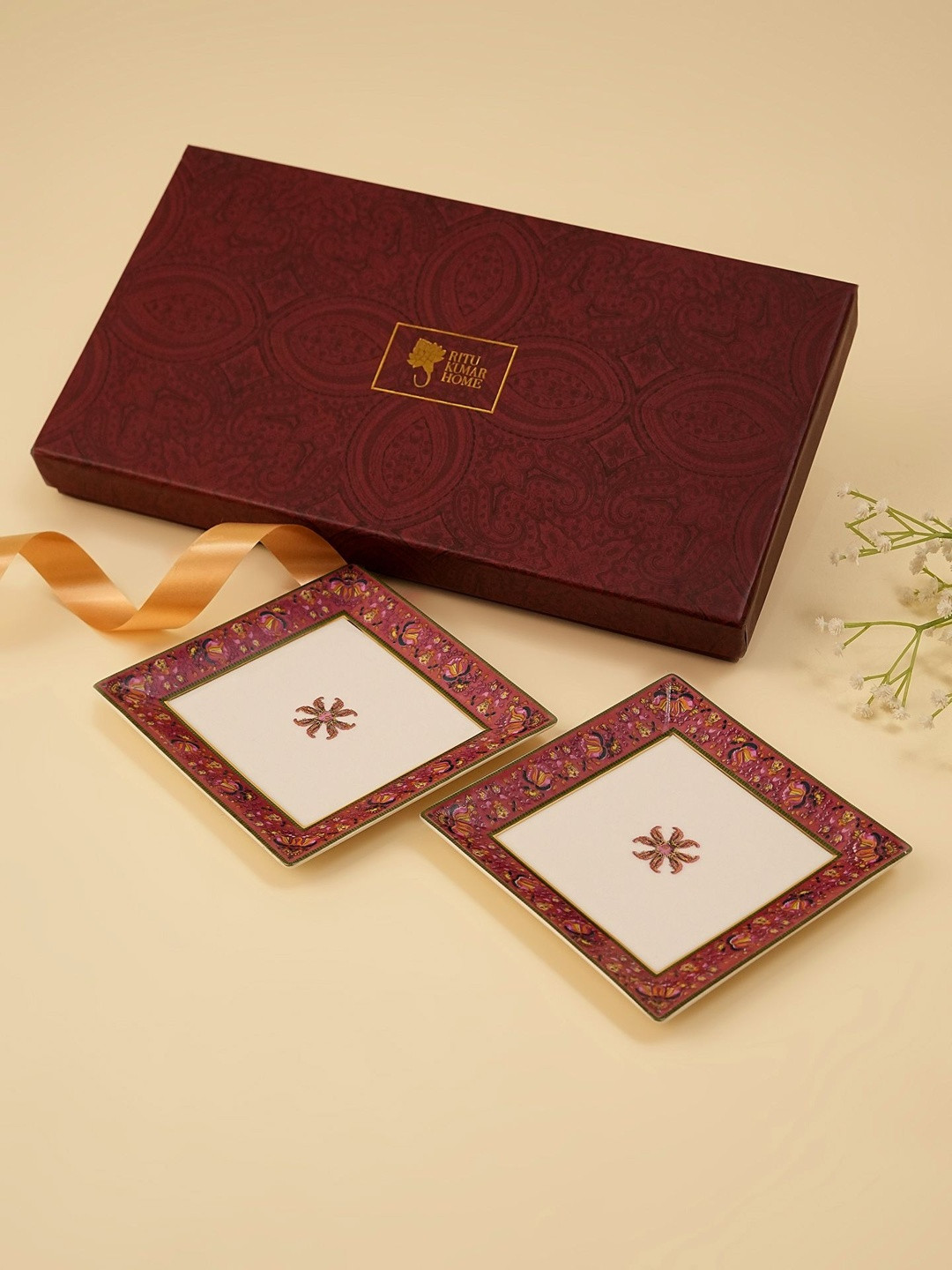 Ritu Kumar Unisex Set of 2 24K Gold Pleated Food Platter