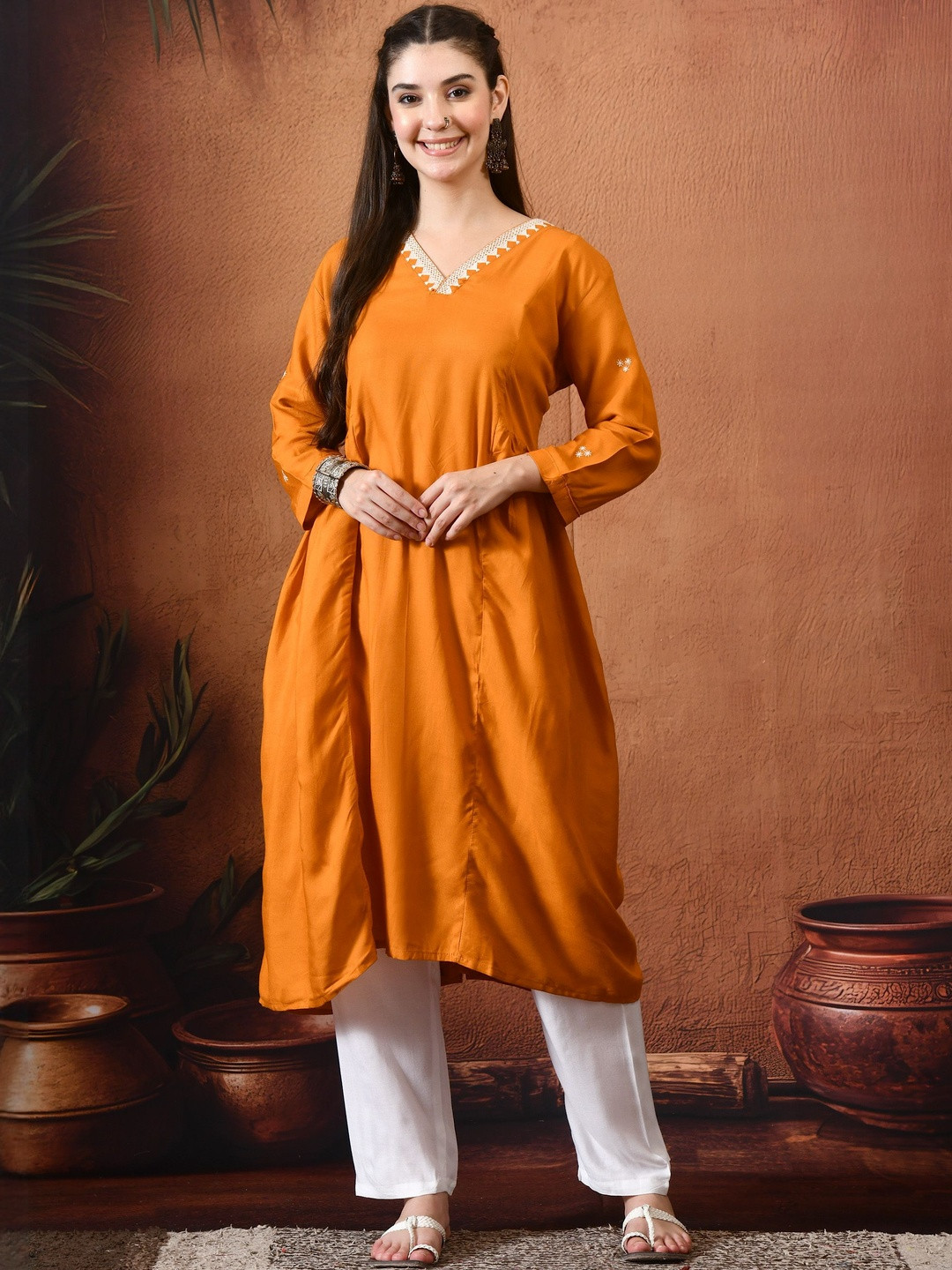 DERAIL Floral Embroidered Panelled Thread Work A-Line Kurta With Trousers
