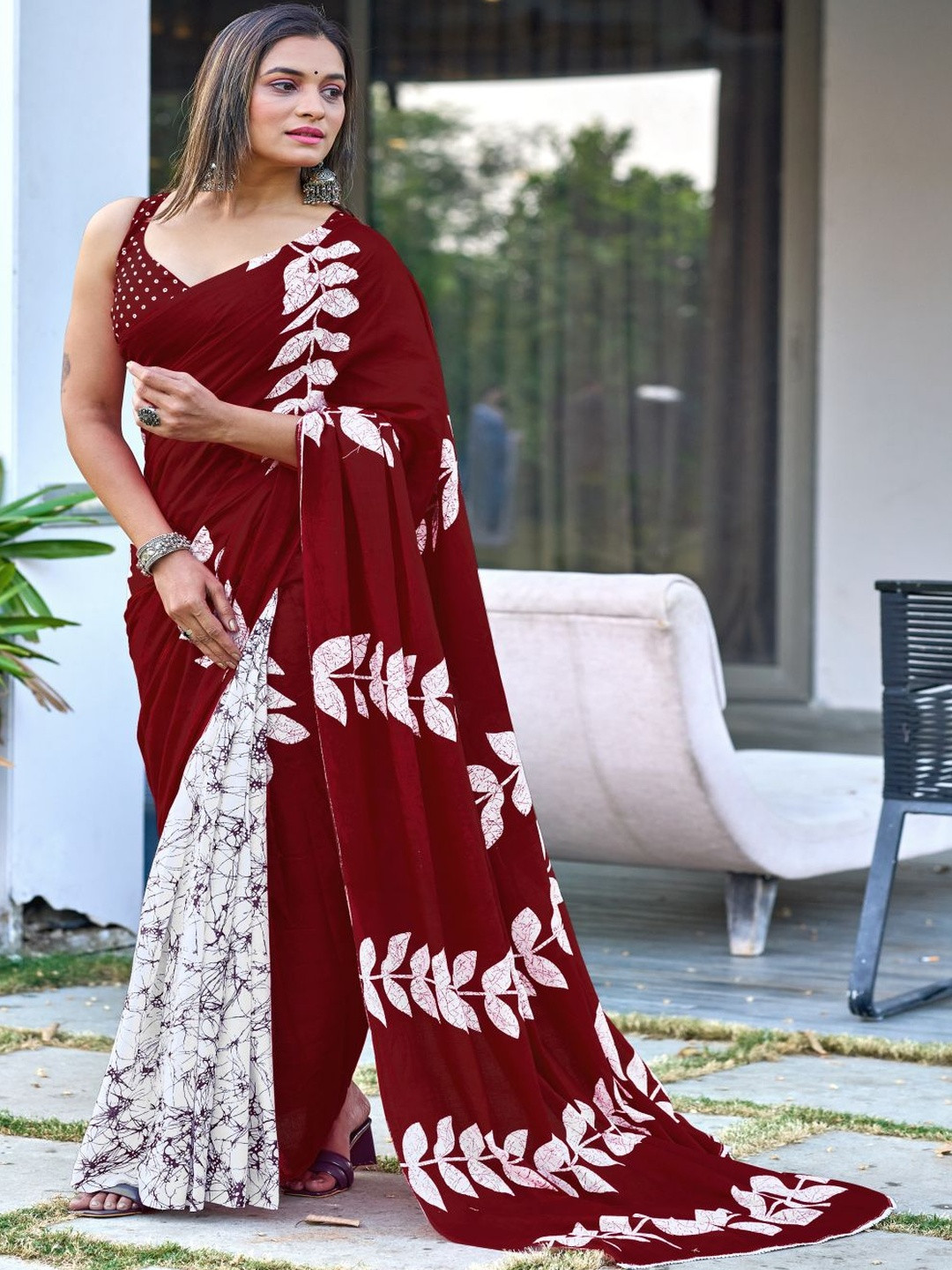 NENUCLASSIC Floral Pure Cotton Half and Half Ikat Saree