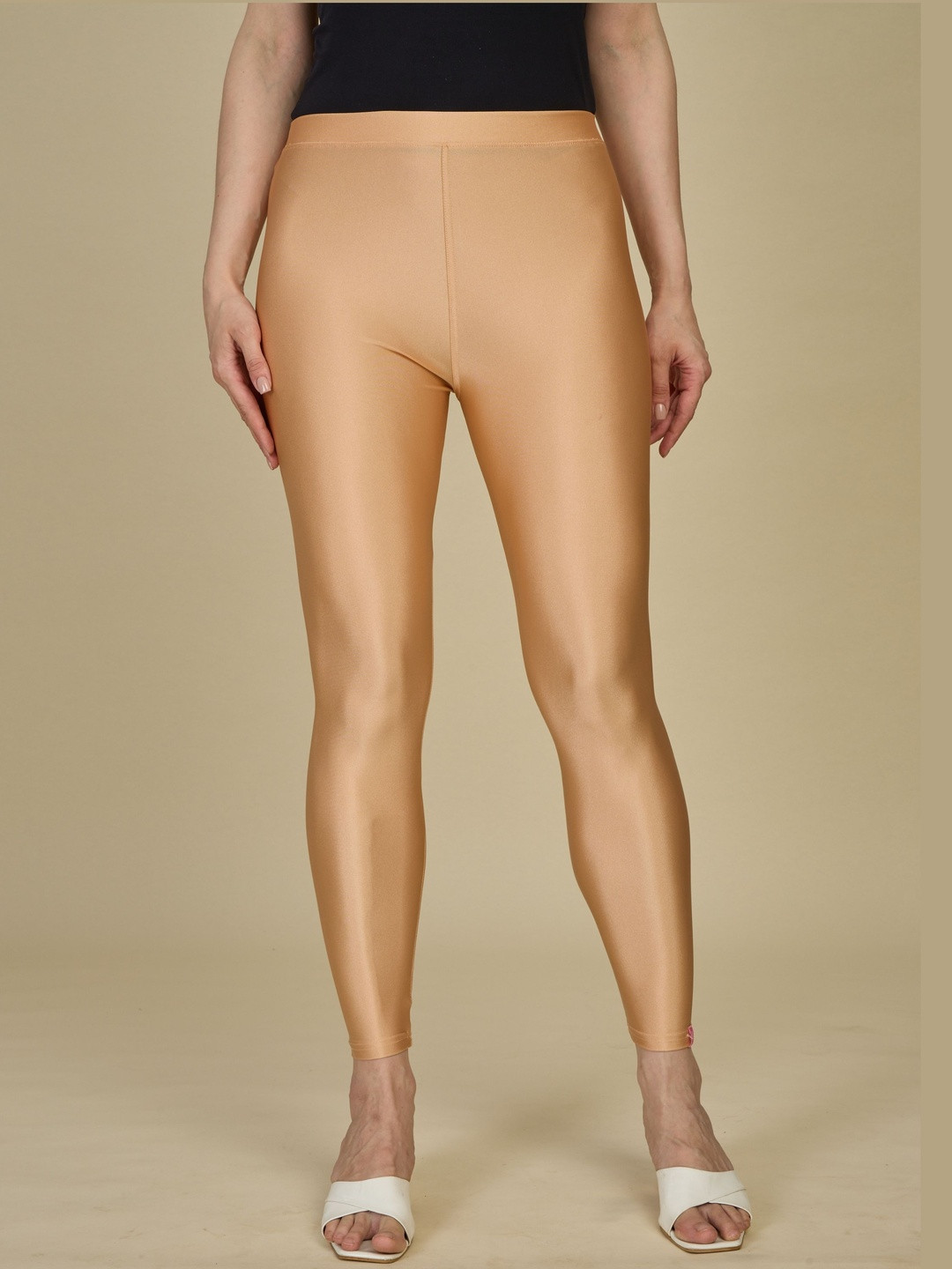 URBAN TRENDING Mid-Rise Ankle-Length Leggings