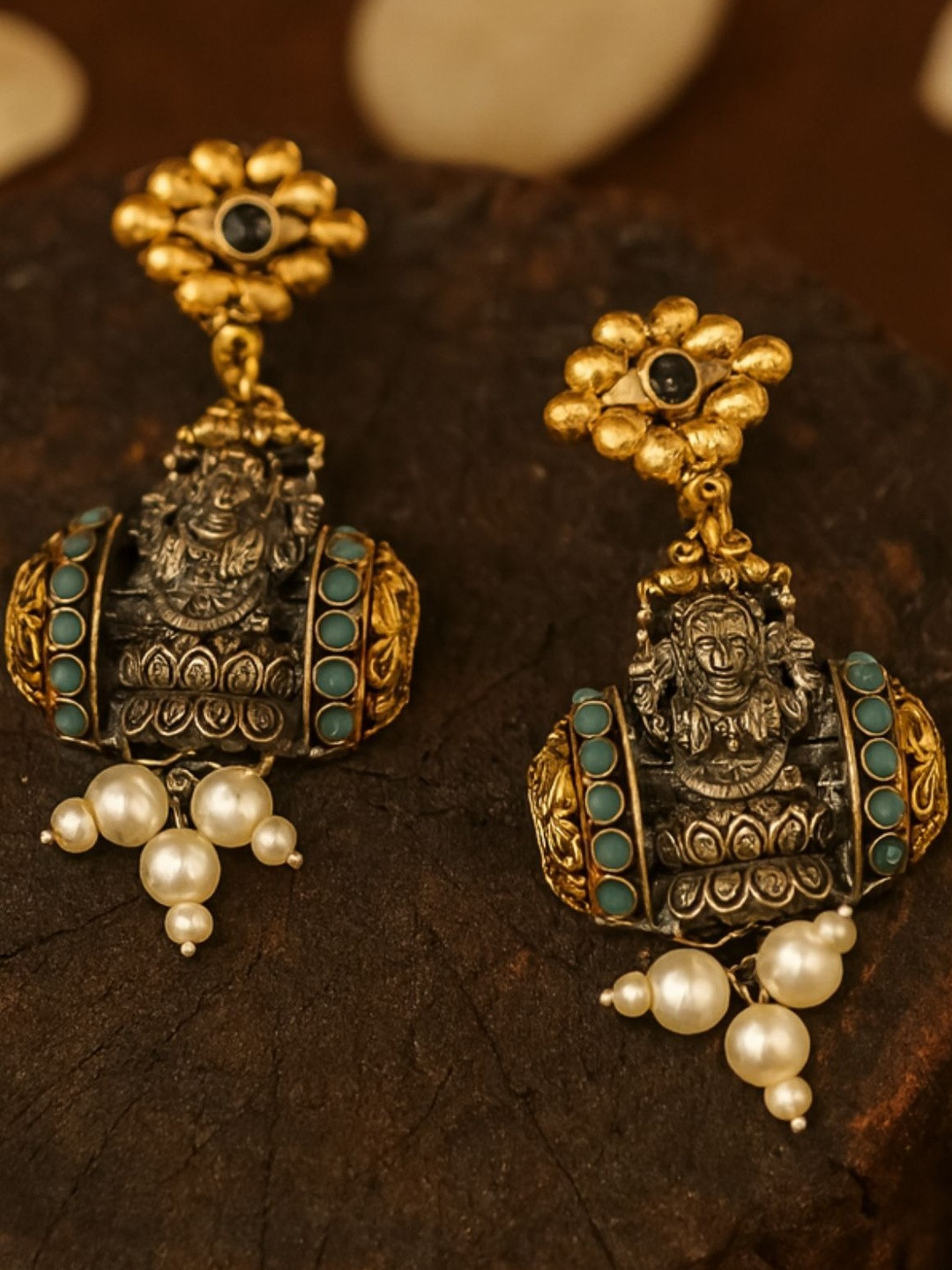 Digital Dress Room Contemporary Drop Earrings