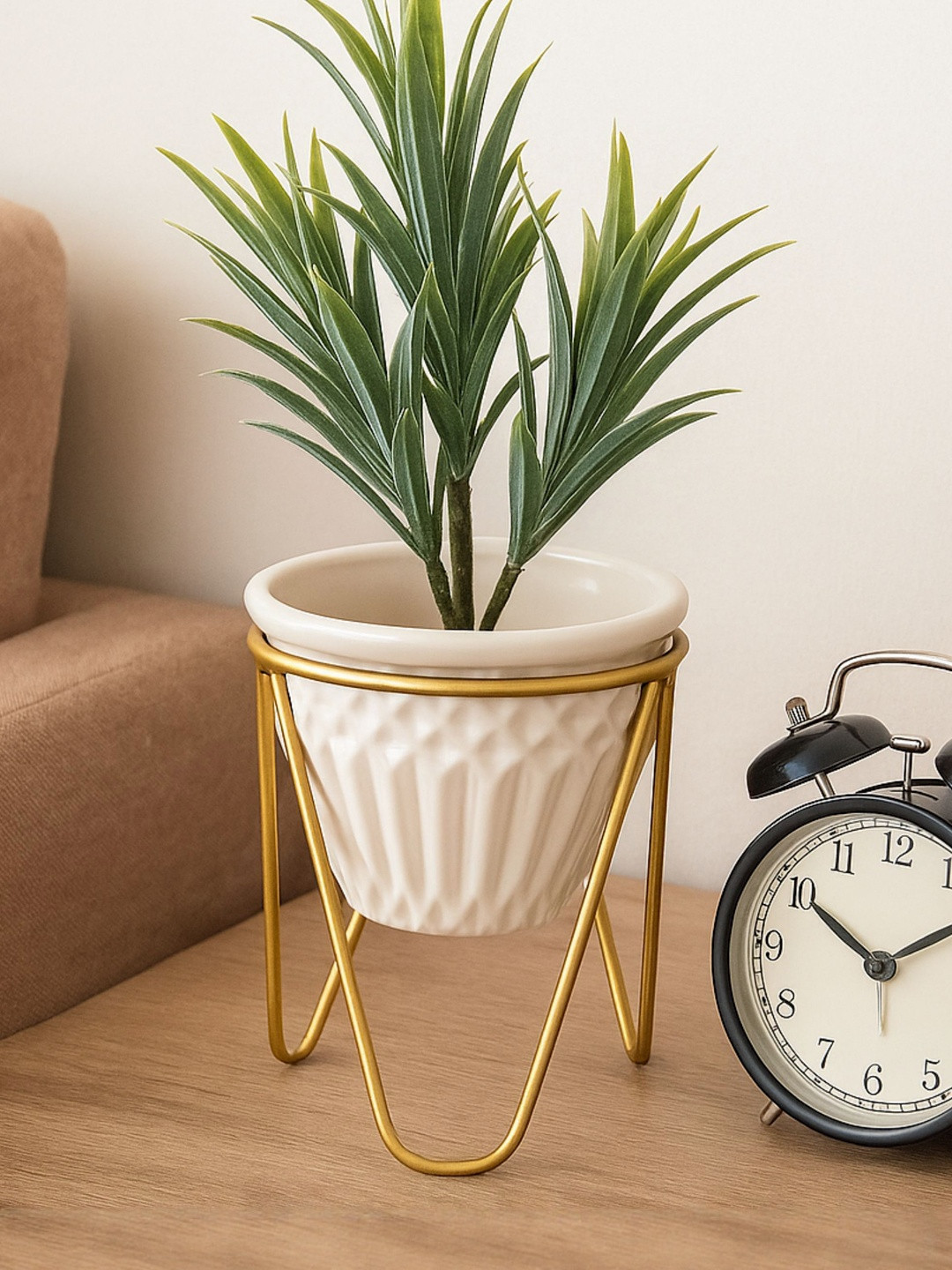 GLOBALLY INDIAN White & Gold Toned Textured Ceramic Planter With Stand