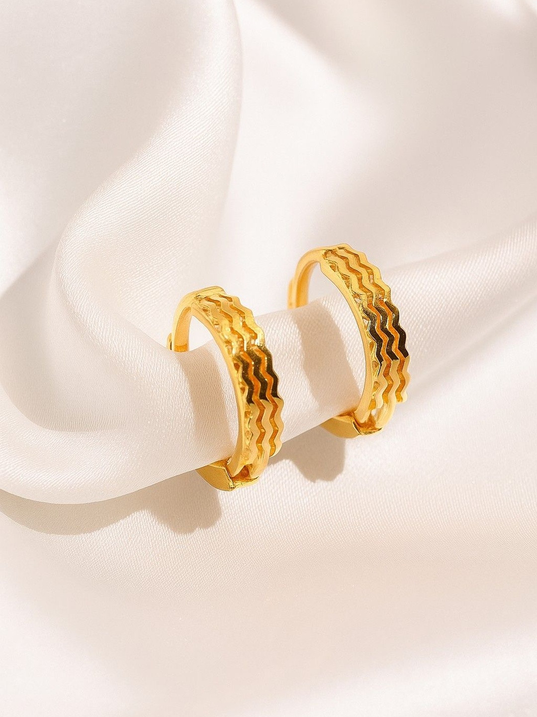 Drama queen fashion Geometric Half Hoop Earrings