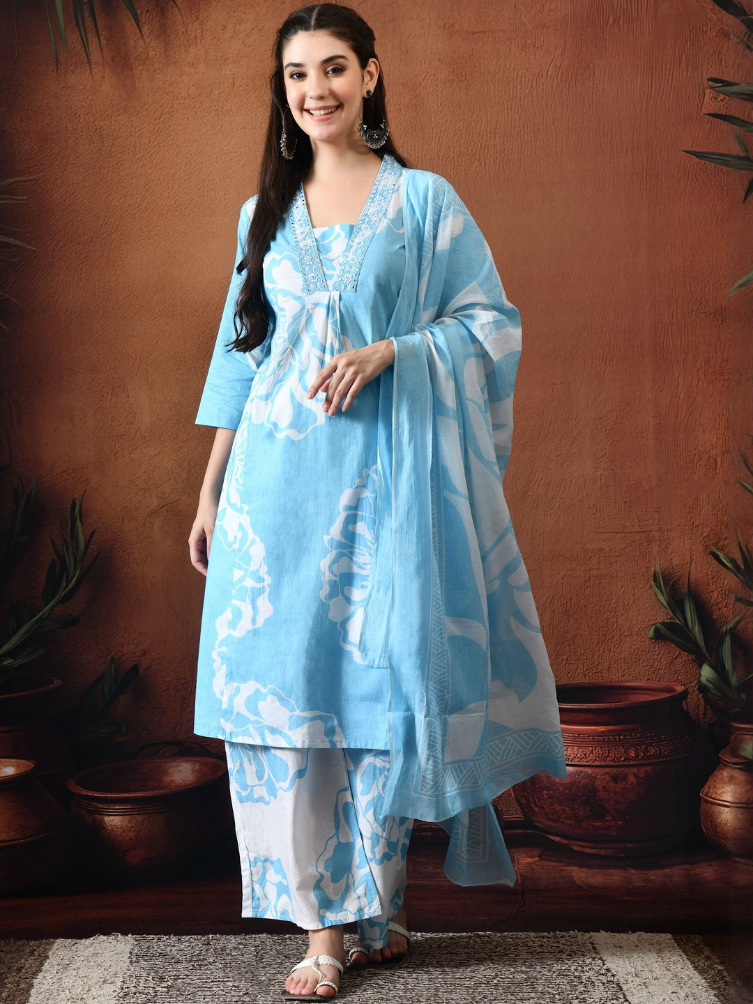 DERAIL Floral Printed Thread Work Pure Cotton Straight Kurta With Palazzos & Dupatta