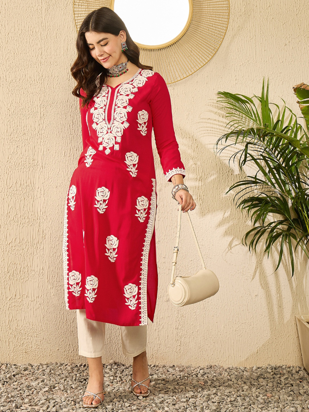 AHIKA Women Ethnic Motif Embroidered Thread Work Straight Kurta