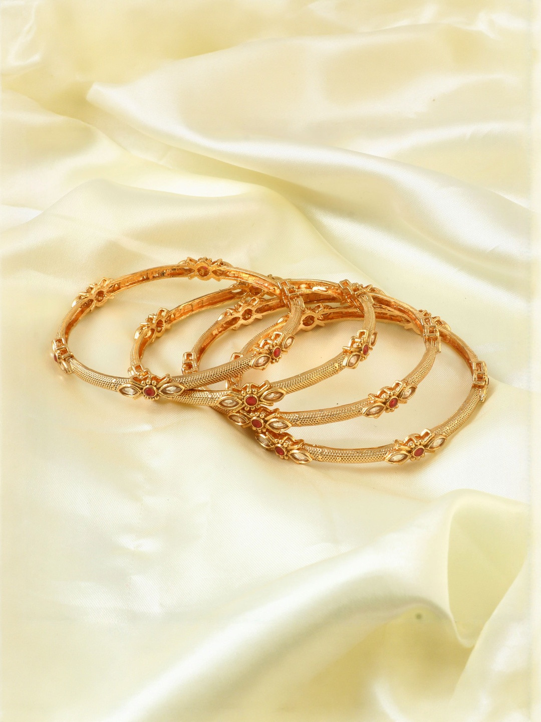 Jewar Mandi Set Of 4 Gold-Plated Ruby & Kundan-Studded Bangles