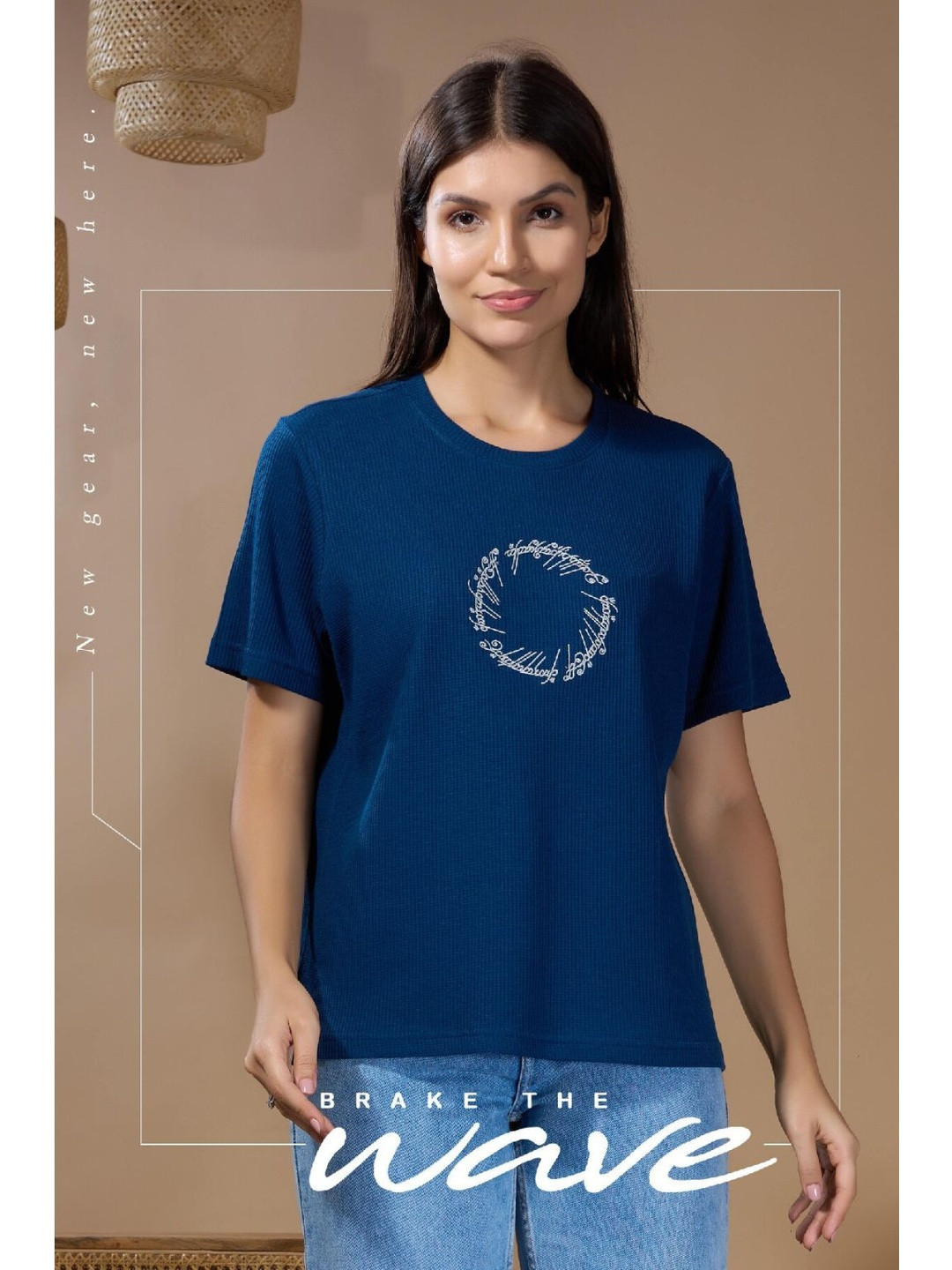 CUPID Woman One Ring Script Embroidered Cotton T-shirt