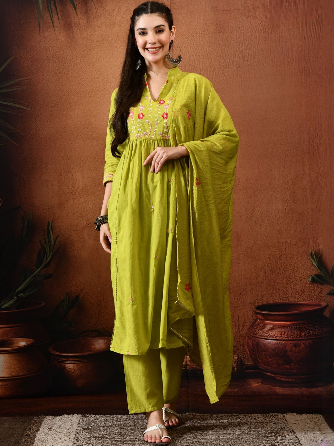 DERAIL Embroidered Empire Thread Work Pure Cotton A-Line Kurta with Trousers & Dupatta