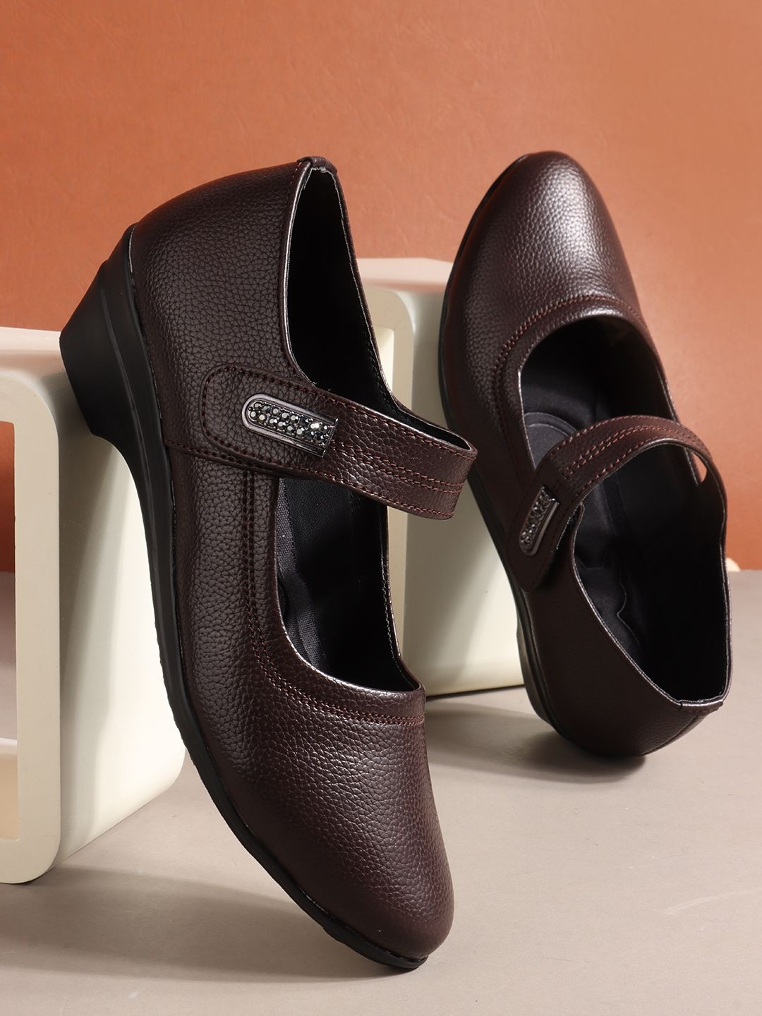 Denill Women Textured Lightweight Slip On Ballerinas