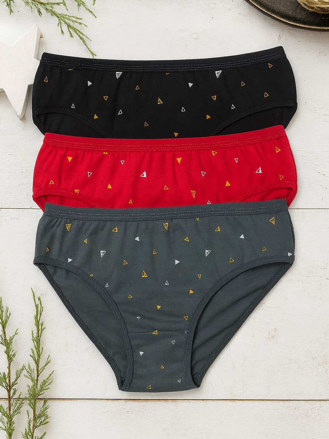 FiveFlag Pack Of 3 Printed 100% Combed Cotton Basic Briefs