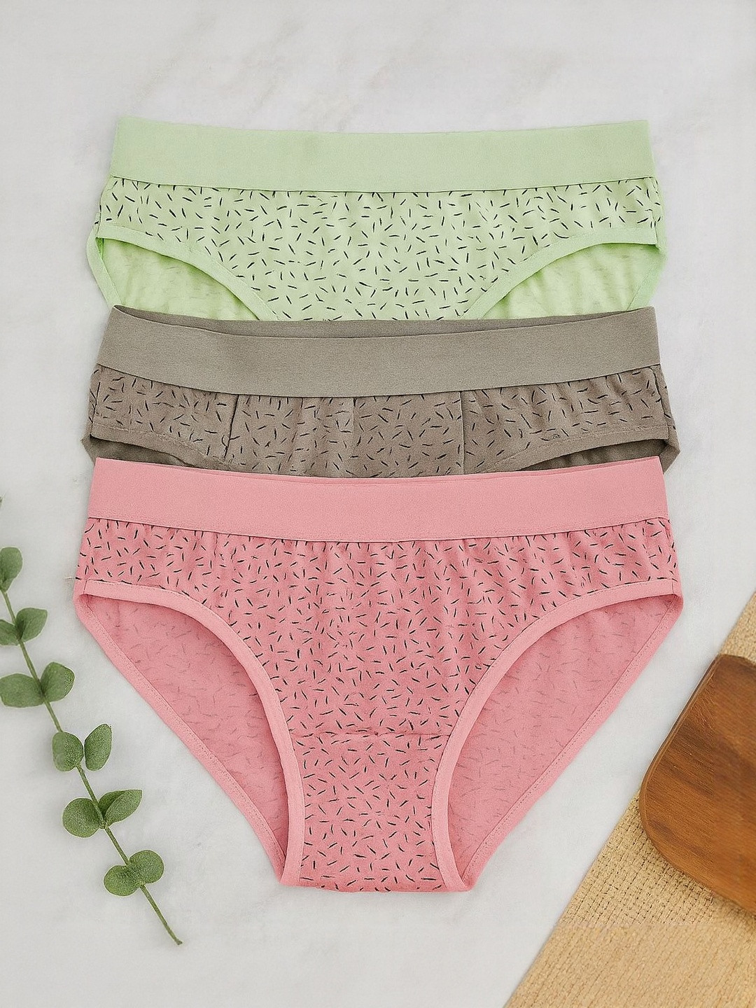 FiveFlag Pack Of 3 Printed 100% Combed Cotton Hipster Briefs