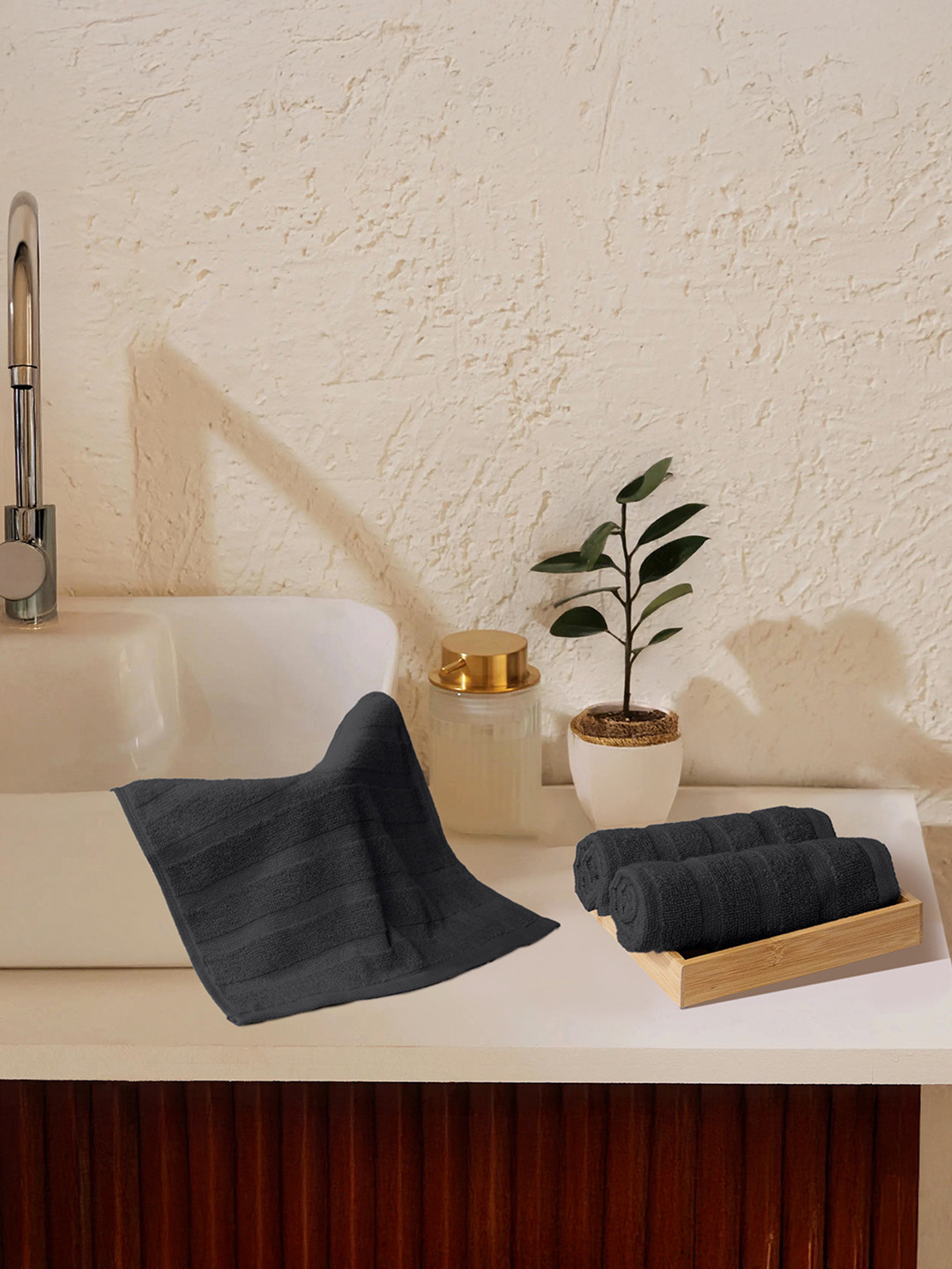MYTRIDENT 3-Pcs Black 400 GSM Pure Cotton Face Towel Set