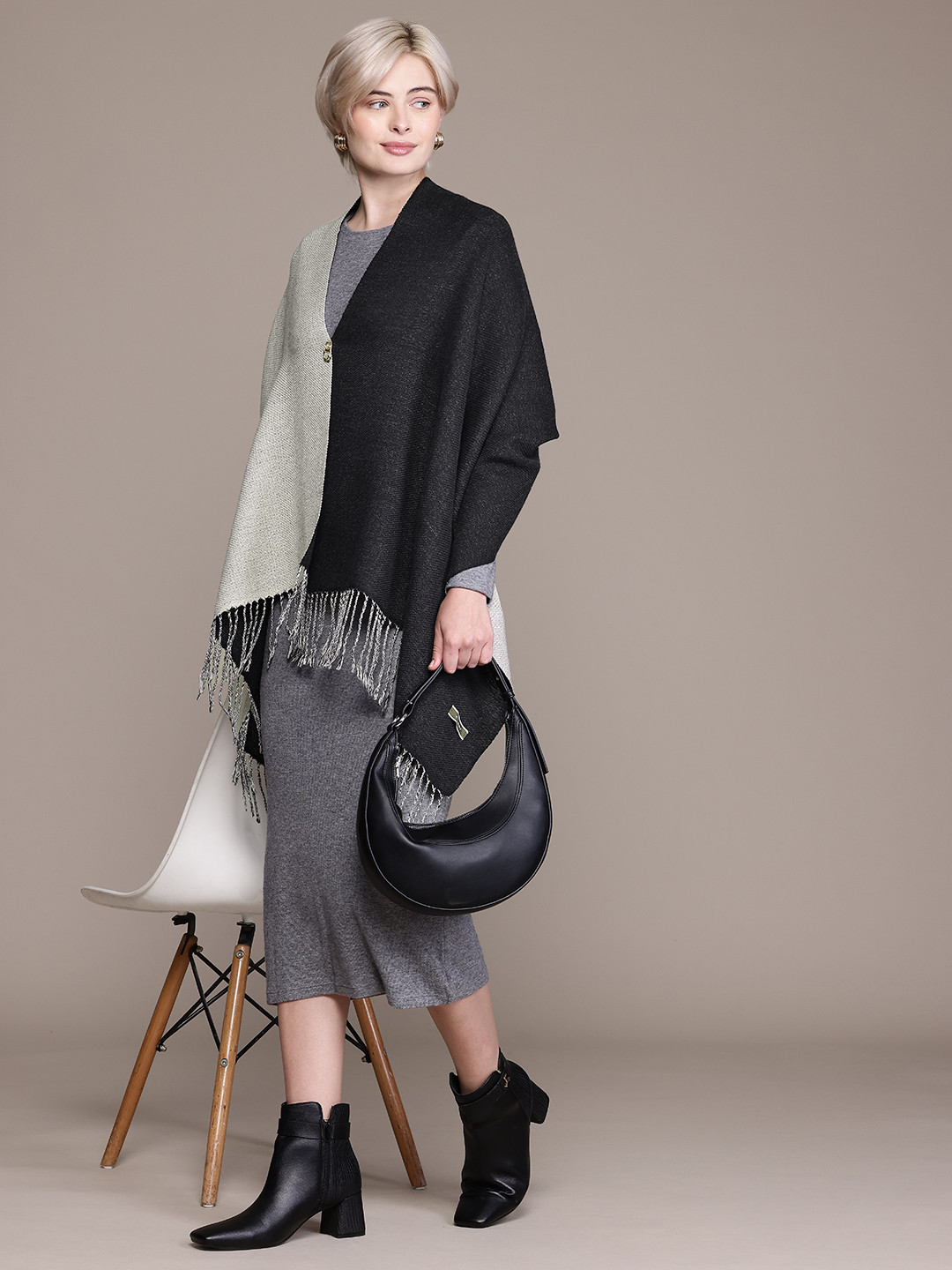 Cayman Colorblocked Tasselled Woolen Stole