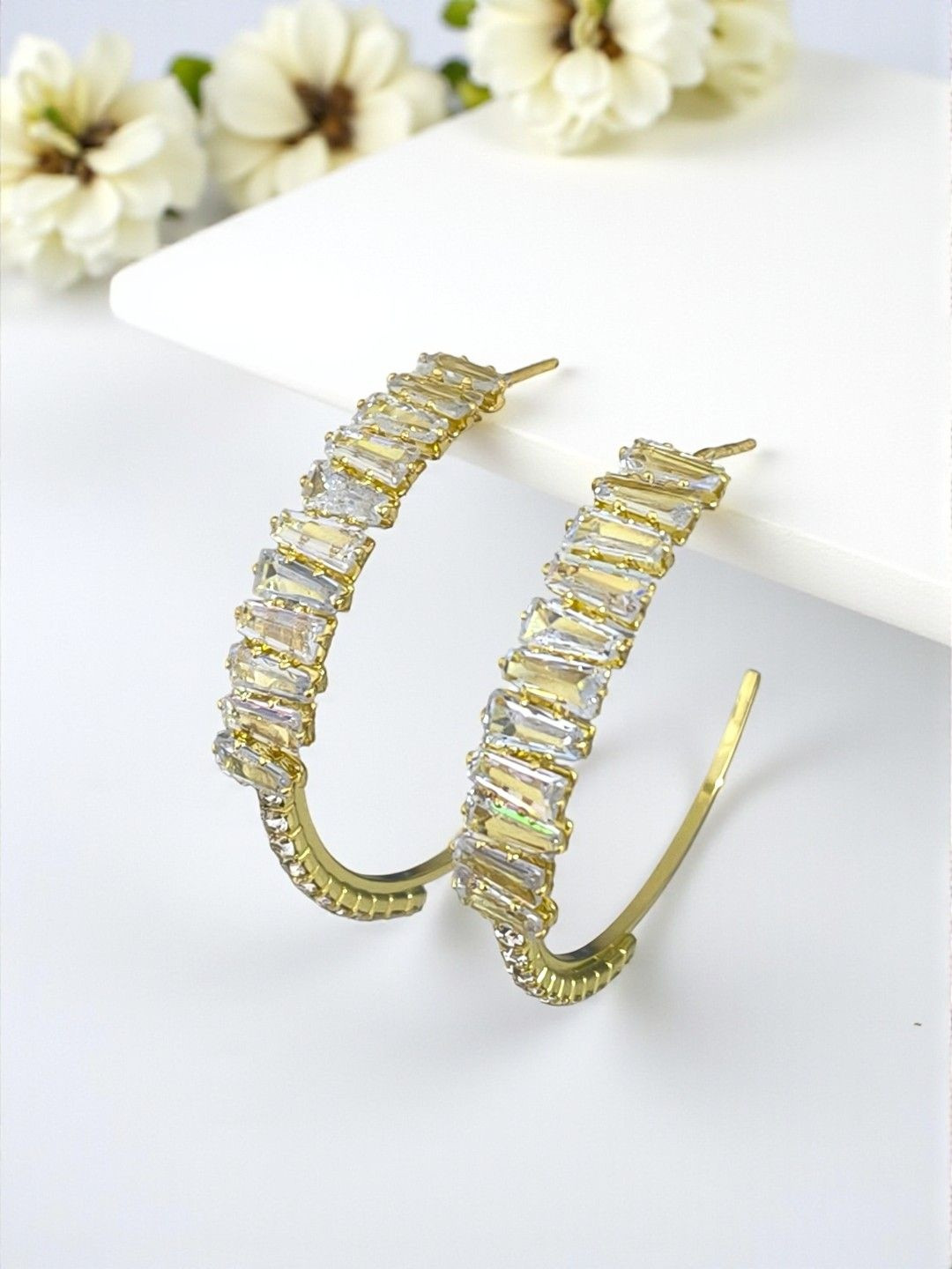 AVANT-GARDE PARIS Geometric Hoop Earrings