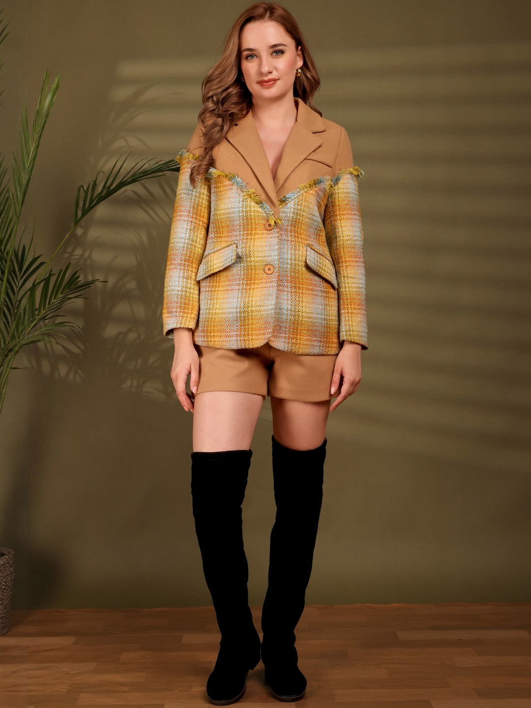 iki chic Checked Long Sleeves Blazer With Shorts