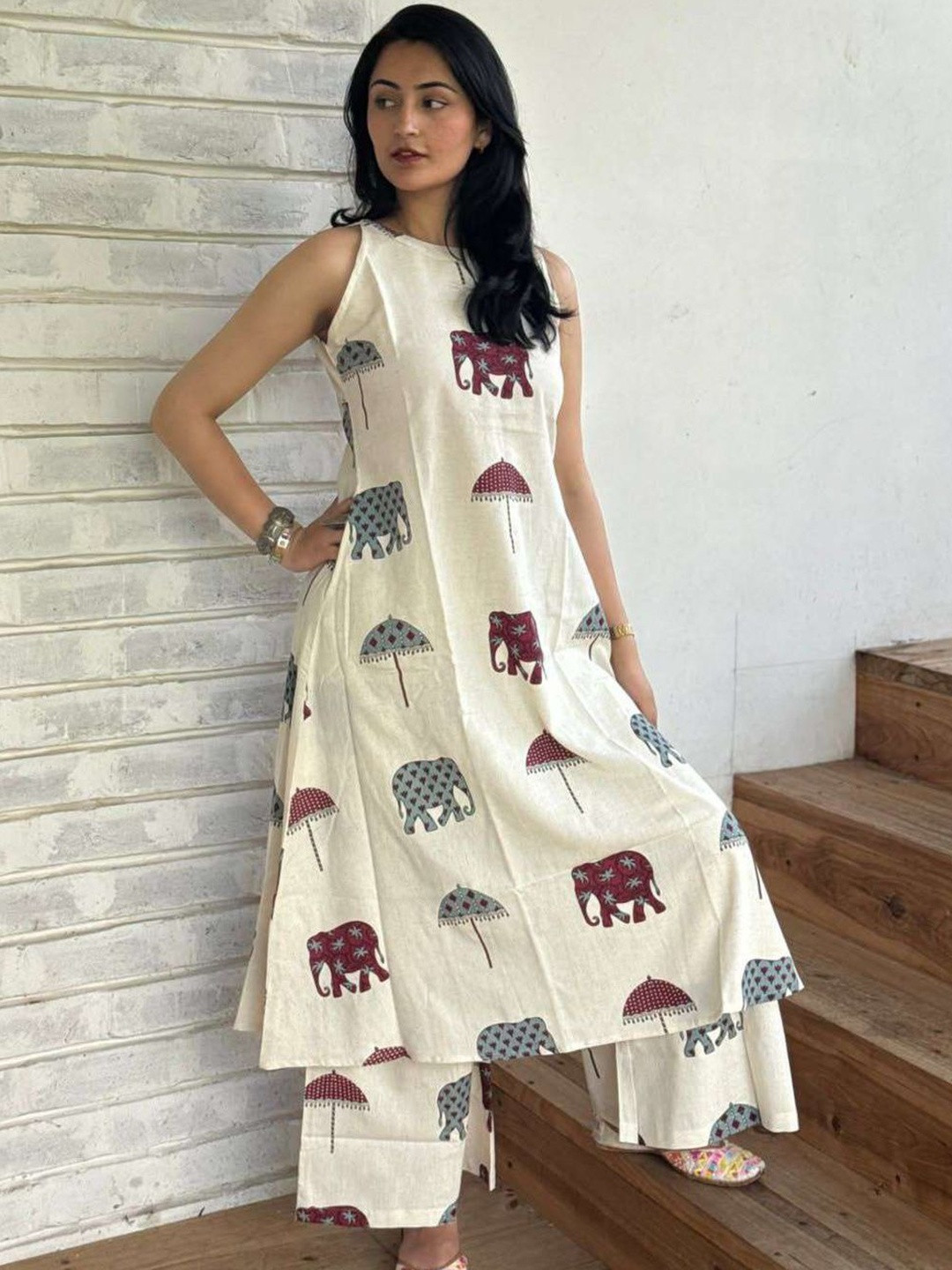 Aaghnya Ethnic Motifs Printed Anarkali Kurta with Palazzos
