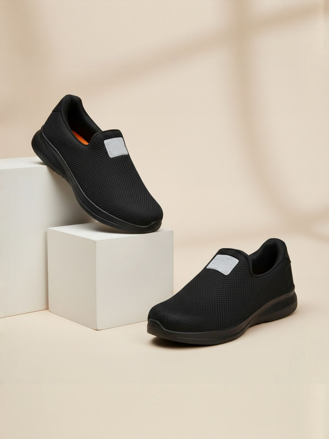 HOTSTYLE Black Mesh Upper Eva Sole Sports Running Shoe For Men