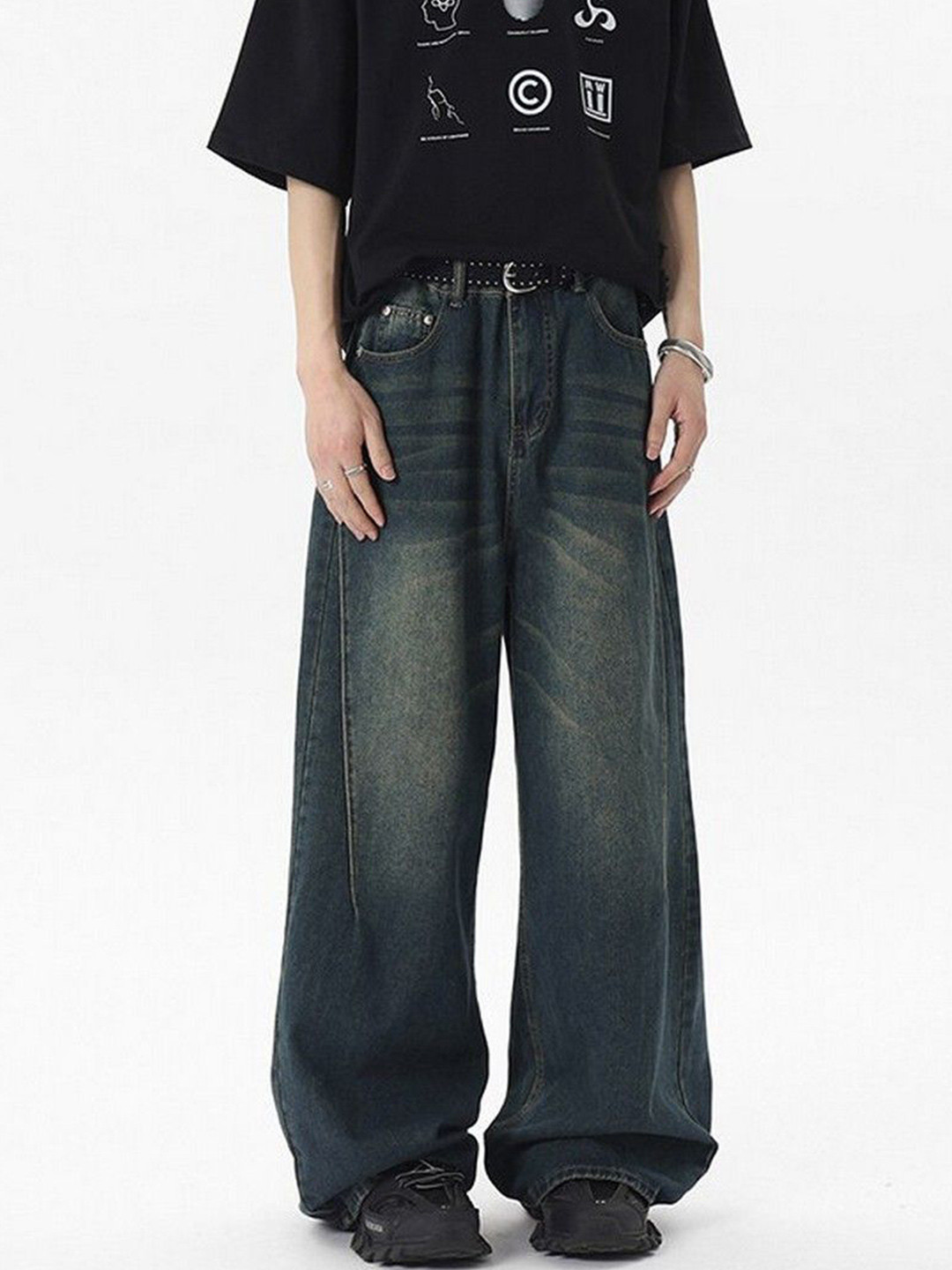 StyleCast Men Baggy Low-Rise Light Fade Jeans