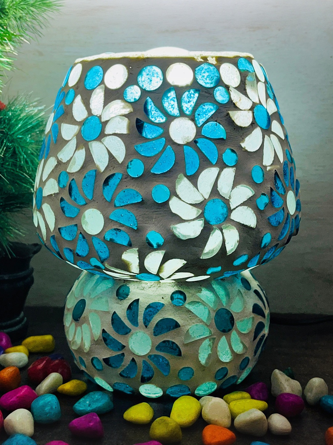 DIWAM HANDICRAFTS White Glass Textured Abstract Shaped Table Lamp with Fabric Shade