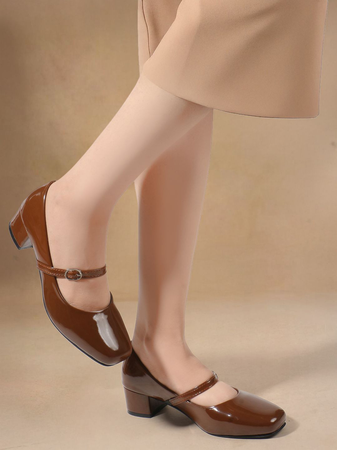 Chemistry Women Round Toe Block Pumps With Buckles