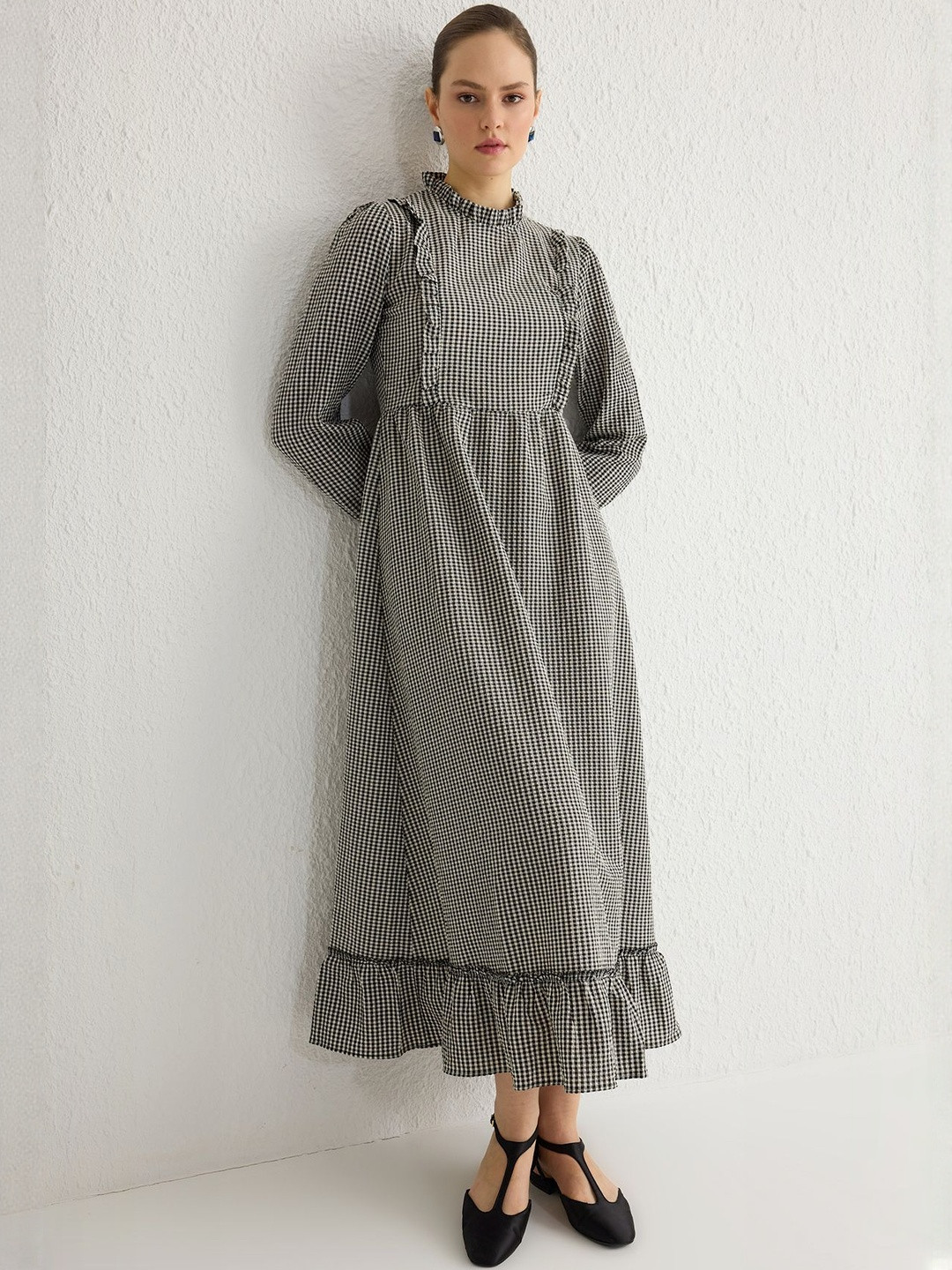 Trendyol Checked Ruffled Fit & Flare Midi Dress